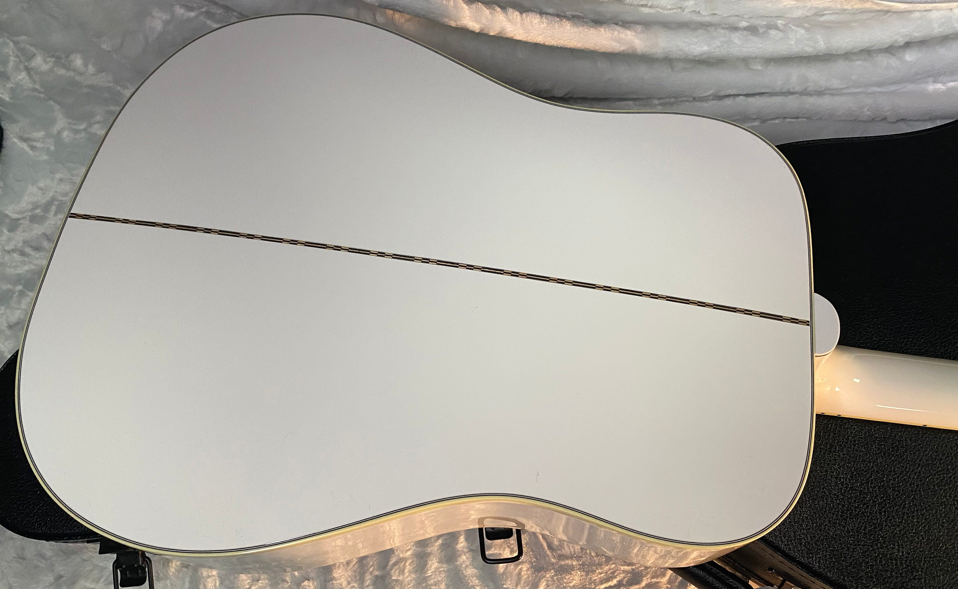 NEW! Gibson Acoustic Custom Shop Dove Acoustic-Electric Guitar - Alpine White - Authorized Dealer 5.2lbs - G06616