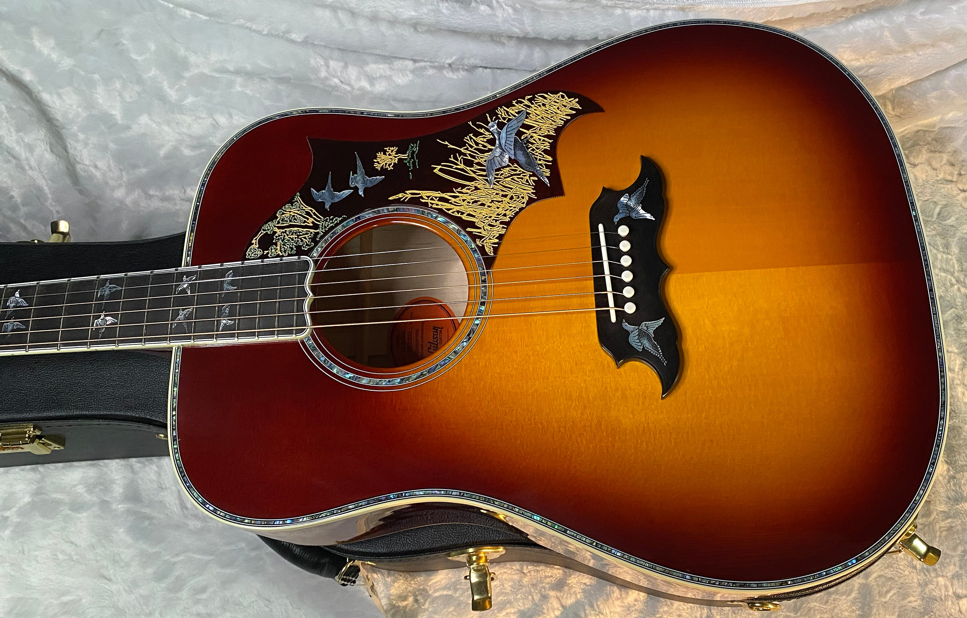 NEW! Gibson Custom Shop Dove - Doves In Flight - Made 2 Measure - Custom Ordered in Autumnburst Finish - Authorized Dealer - 5 lbs - G06614