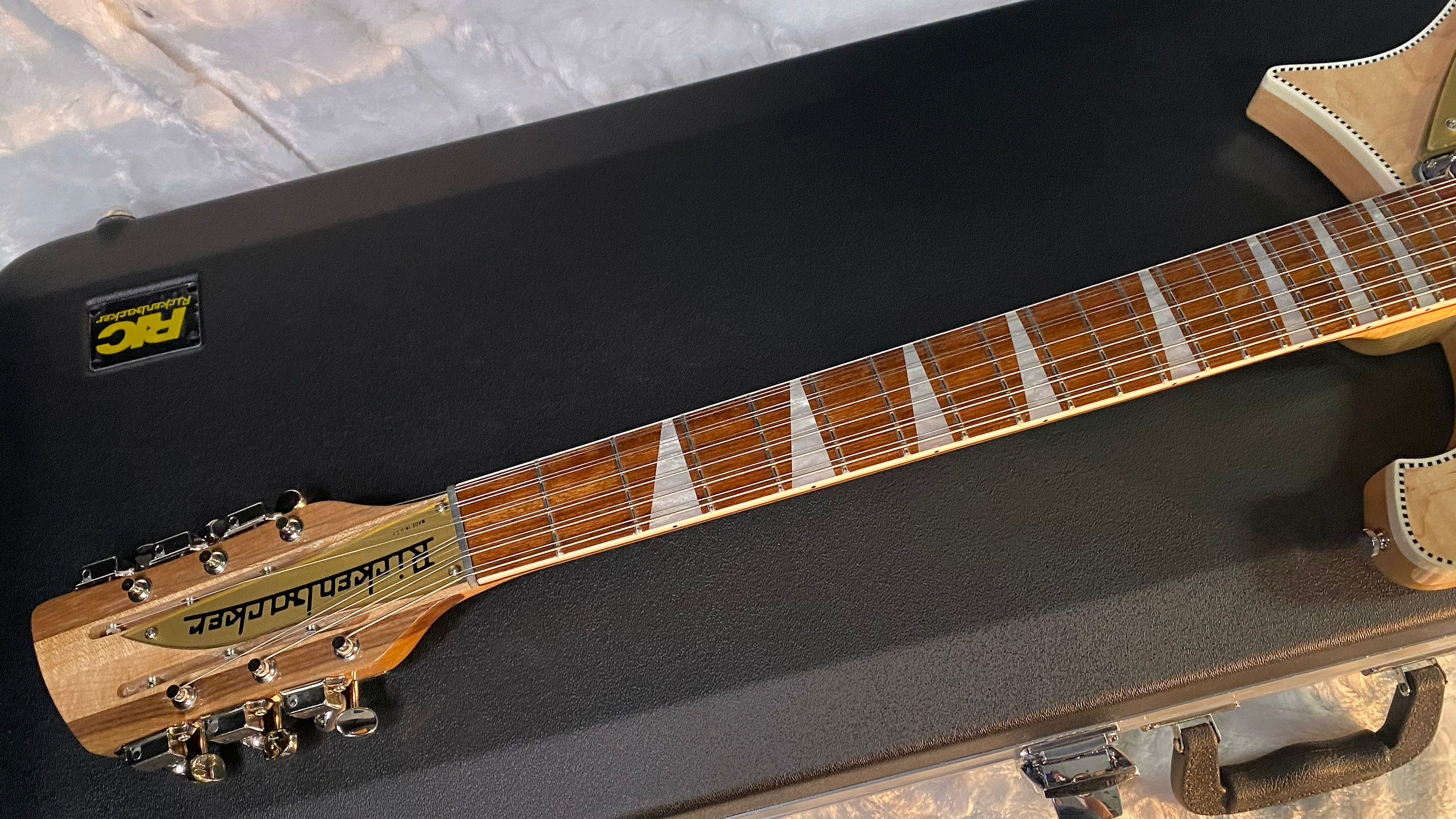 NEW! Rickenbacker 660/12 Maple Glo MG 7.55 lbs - Authorized Dealer - In Stock Ready to Ship- G06622