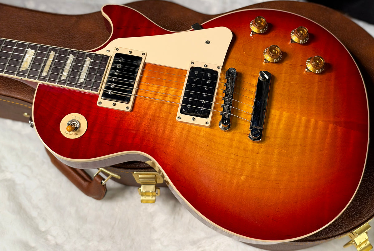 NEW ! Gibson Les Paul Standard '50s - AAA Flame - Factory Sunburst (custom shop finish) - Bizarre Guitar Limited Edition - Only 8.8 lbs - Authorized Dealer - G07946
