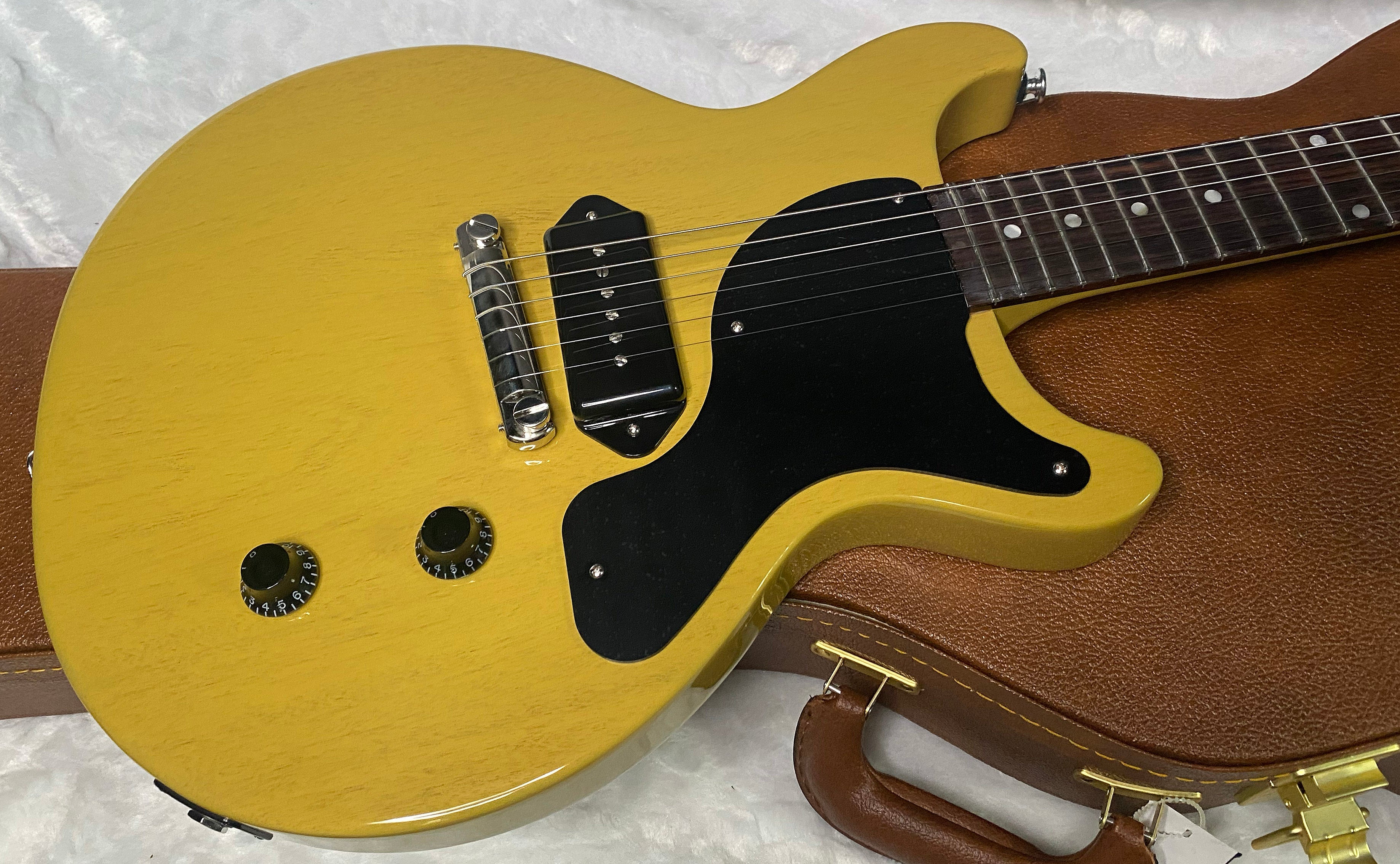 NEW! Gibson Les Paul Junior DC Double Cut - TV Yellow - Authorized Dealer - Only 6.85 lbs - G07220
