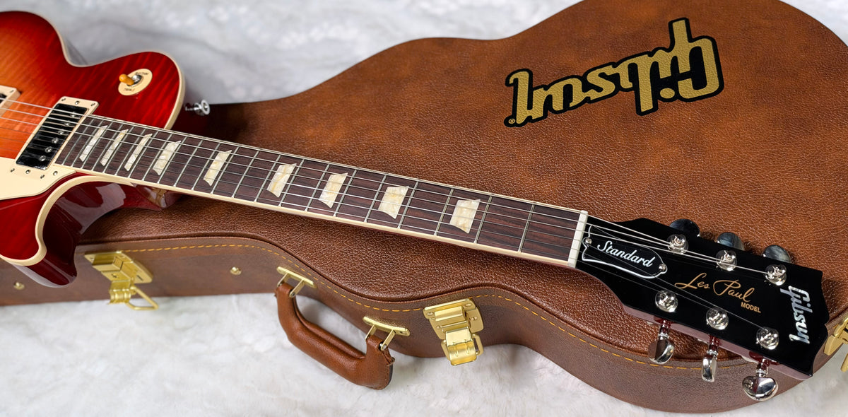 NEW ! Gibson Les Paul Standard '60s - AAA Flame - Factory Sunburst (custom shop finish) - Bizarre Guitar Limited Edition - Authorized Dealer - G07953
