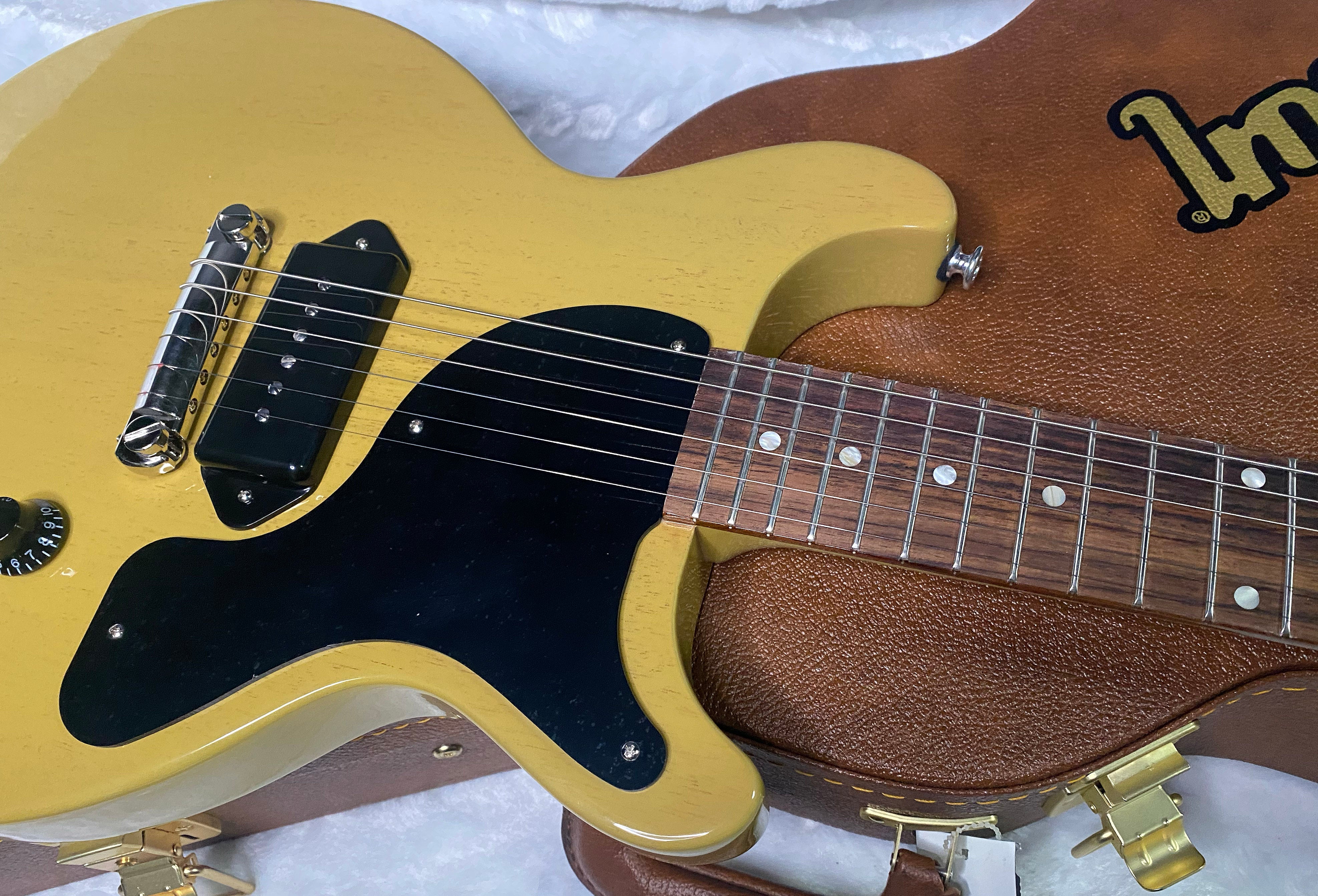 NEW! Gibson Les Paul Junior DC Double Cut - TV Yellow - Authorized Dealer - Only 6.5 lbs - G07219
