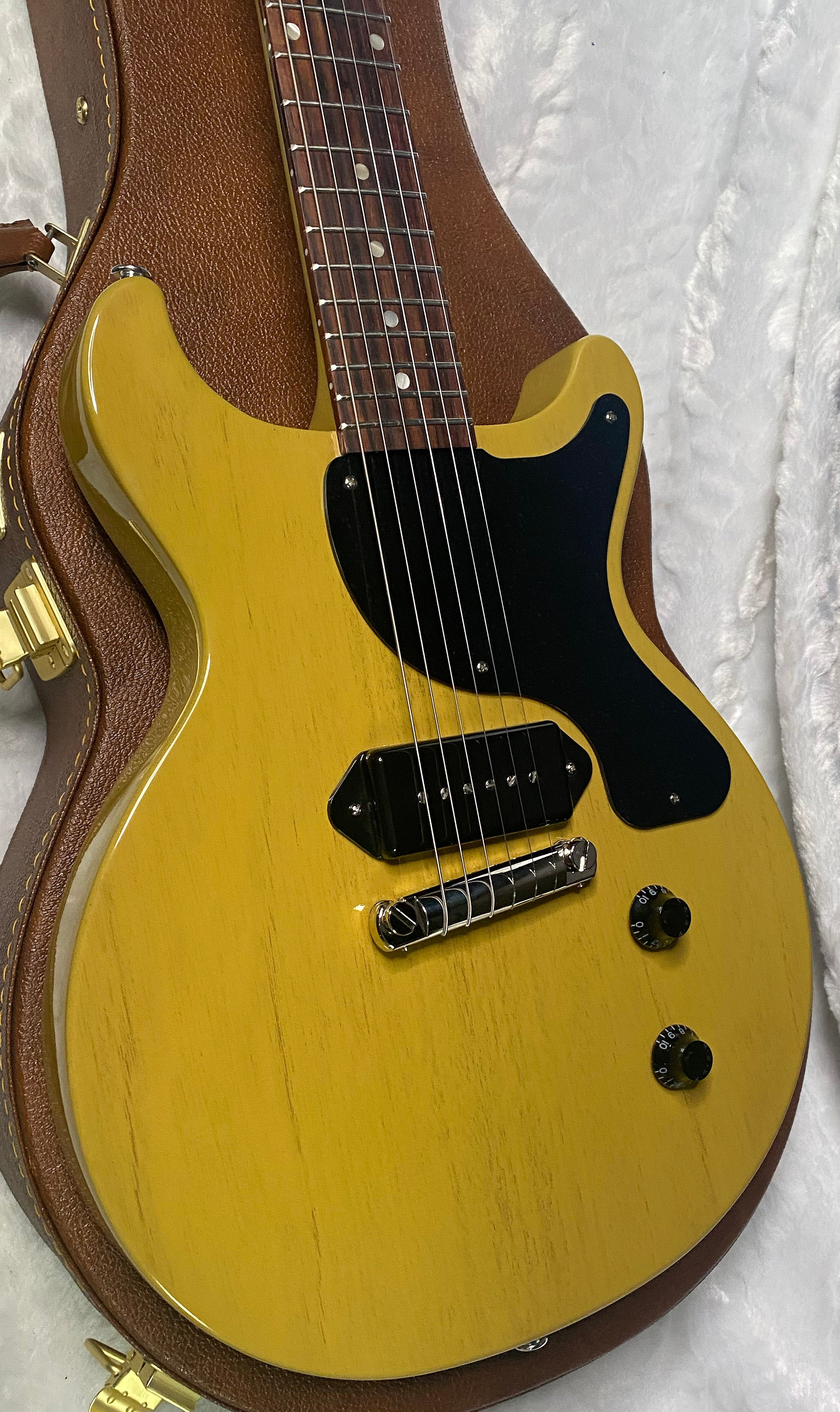 NEW! Gibson Les Paul Junior DC Double Cut - TV Yellow - Authorized Dealer - Only 6.9 lbs - G07218