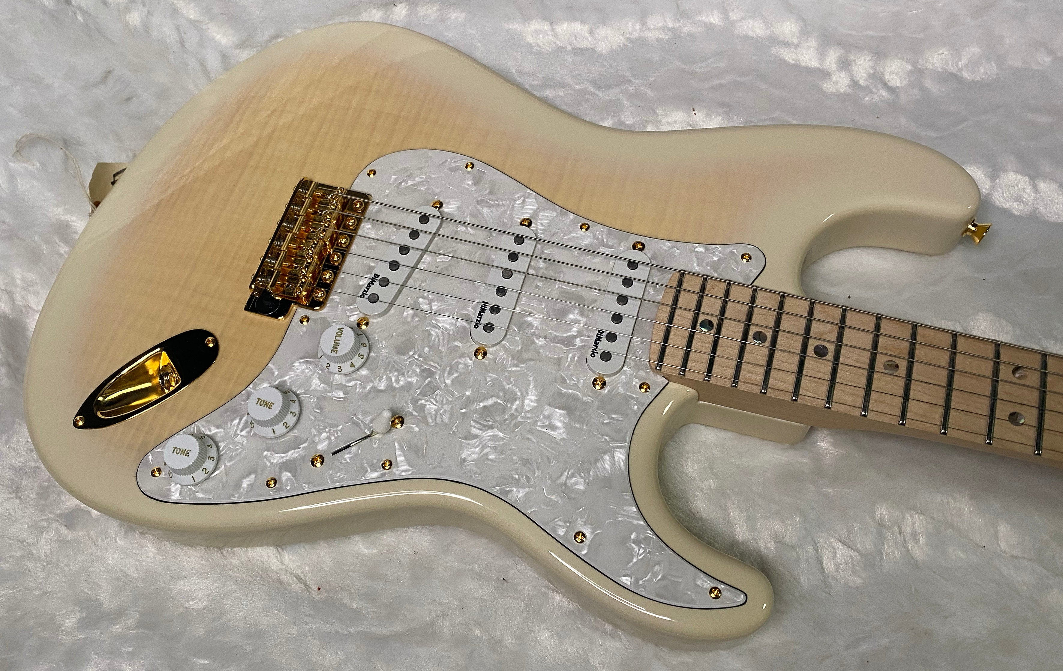 NEW ! Fender Richie Kotzen Stratocaster - Transparent White Burst - Made in Japan - Authorized Dealer - 8.1 lbs - G05407