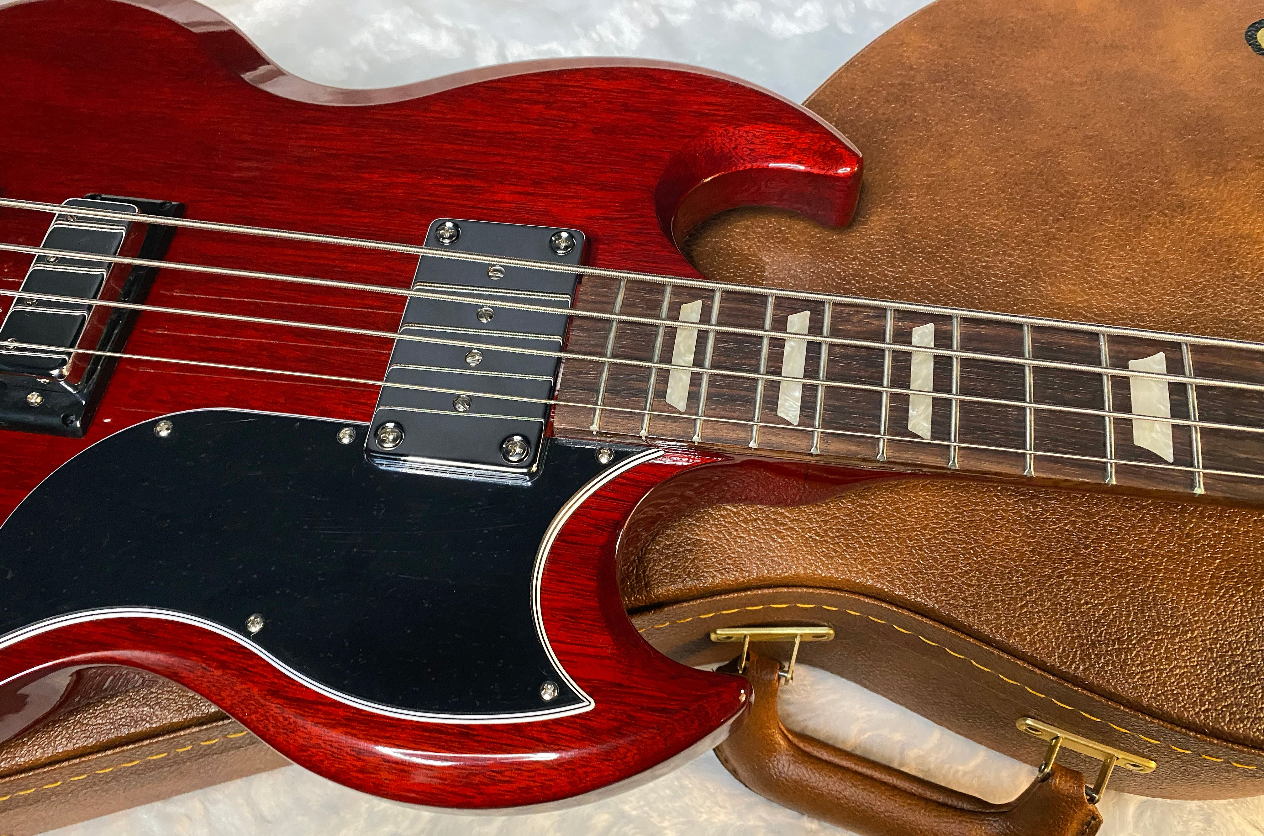 NEW! Gibson SG Standard 4-String Bass Heritage Cherry - Authorized Dealer - Only 7.35 lbs - G05821