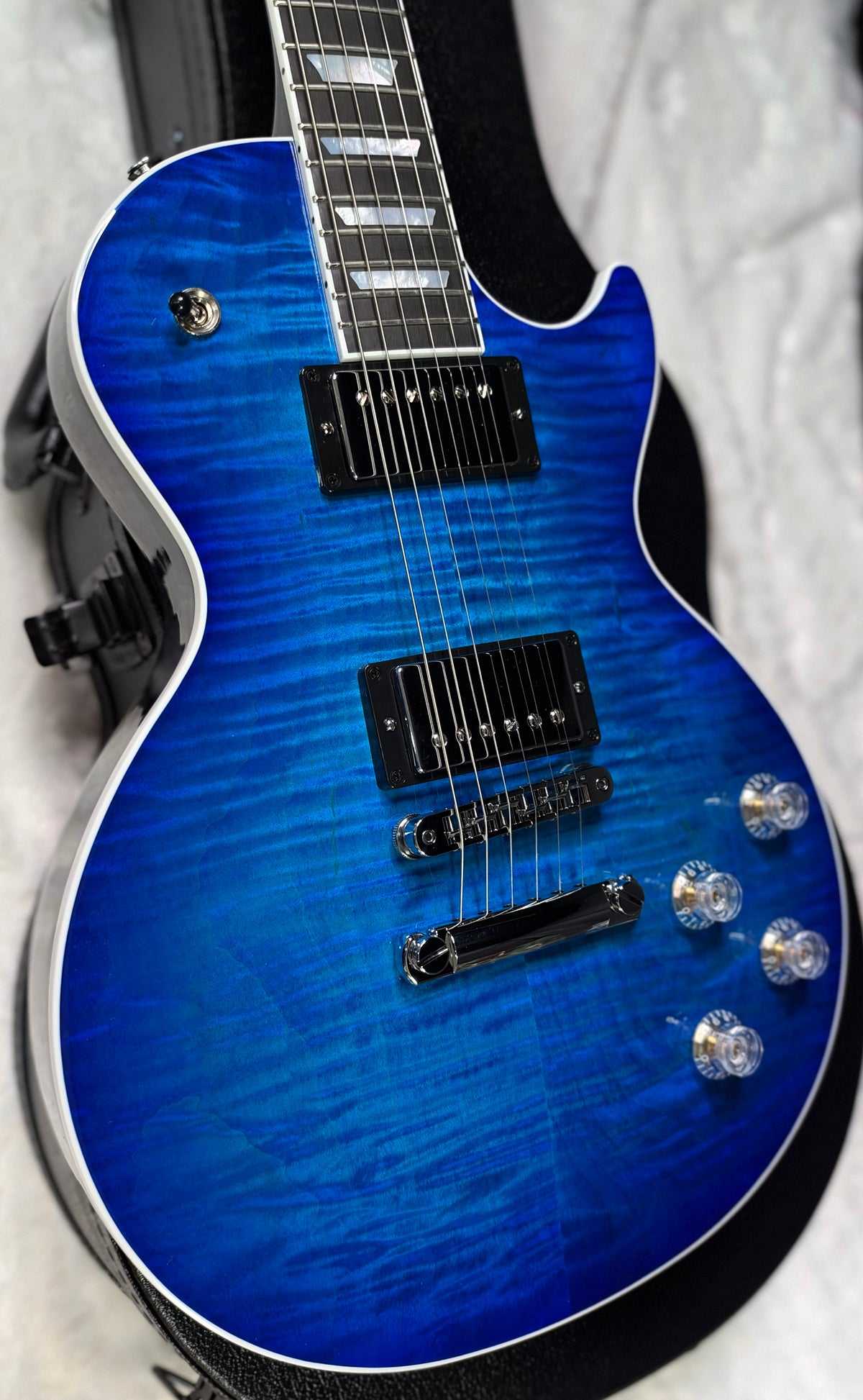 NEW ! Gibson Les Paul Modern Figured - Cobalt Burst - Beautiful Flame Top! Authorized Dealer - Only 8.2lbs - G08018