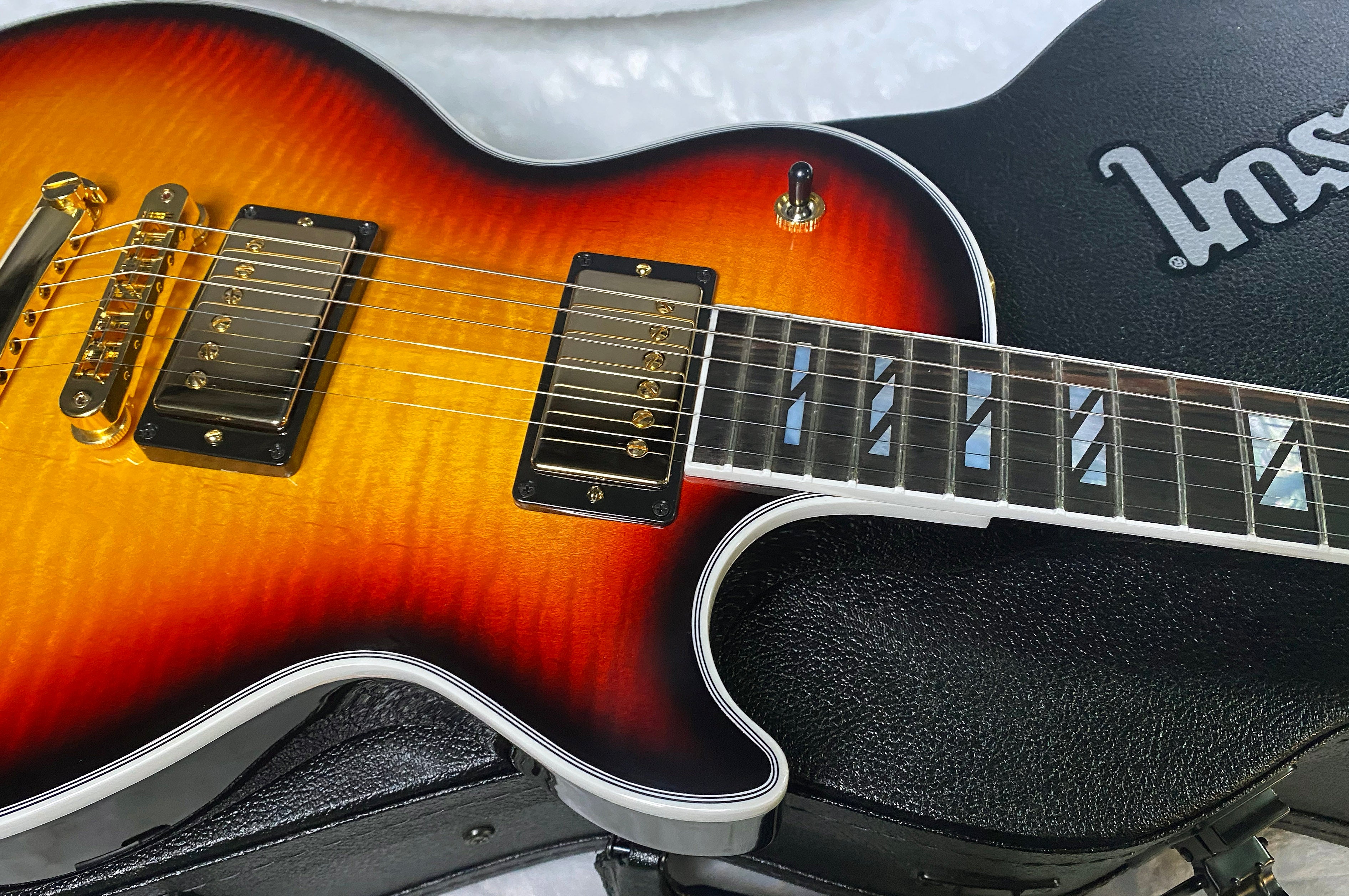 NEW ! Gibson Les Paul Supreme - Fireburst - Authorized Dealer - 8.1 lbs - G06627