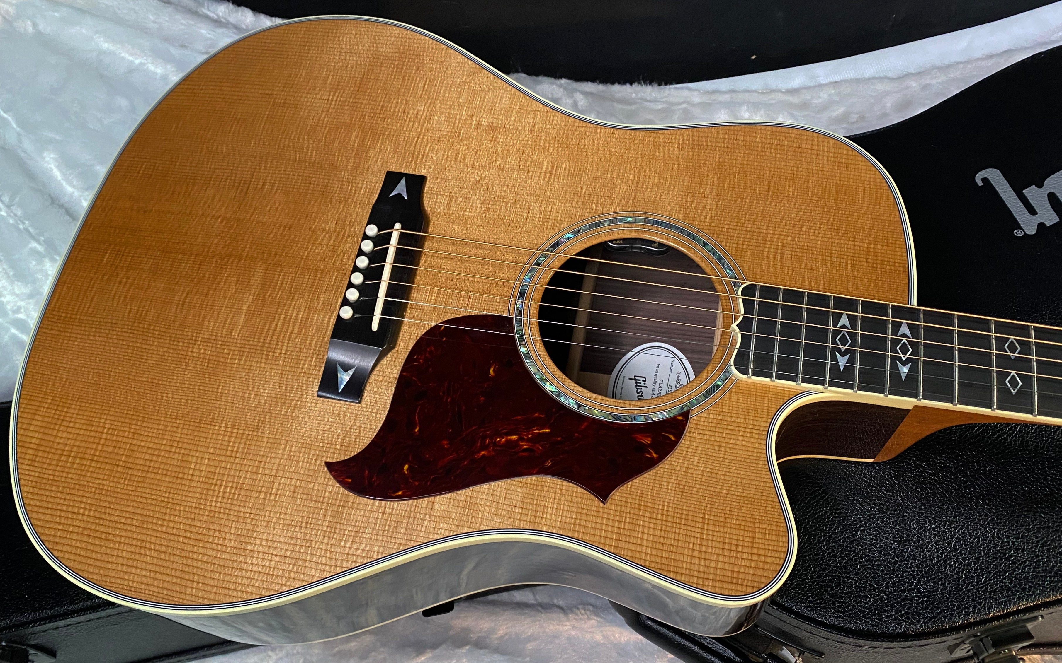 NEW! Gibson Acoustic Songwriter Recording Artist EC - Acoustic-Electric Guitar - 4.9 lbs - Antique Natural - Authorized Dealer - G06636