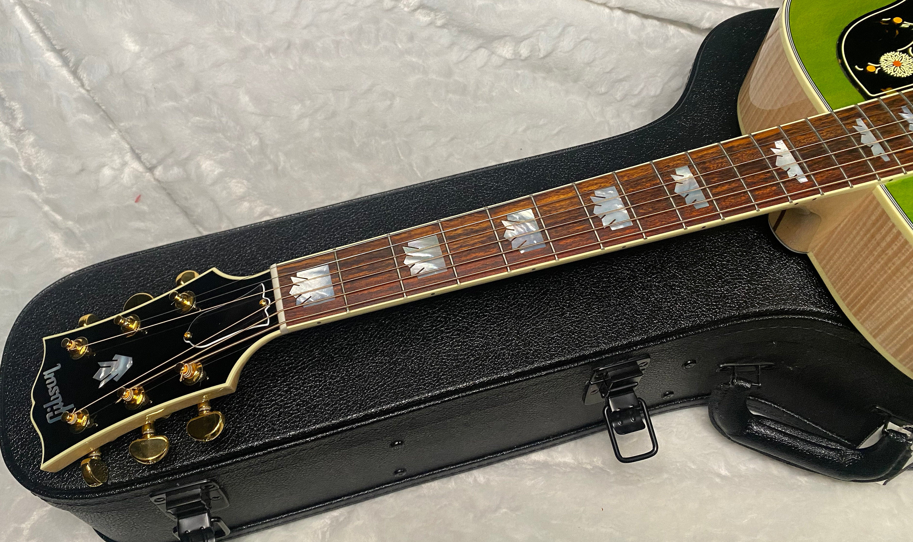 NEW ! Gibson SJ-200 Standard - Custom Shop - Dealer Select - Super RARE - Green Top - Authorized Dealer - AAAAA Flamed Natural Maple Back & Sides - G07241