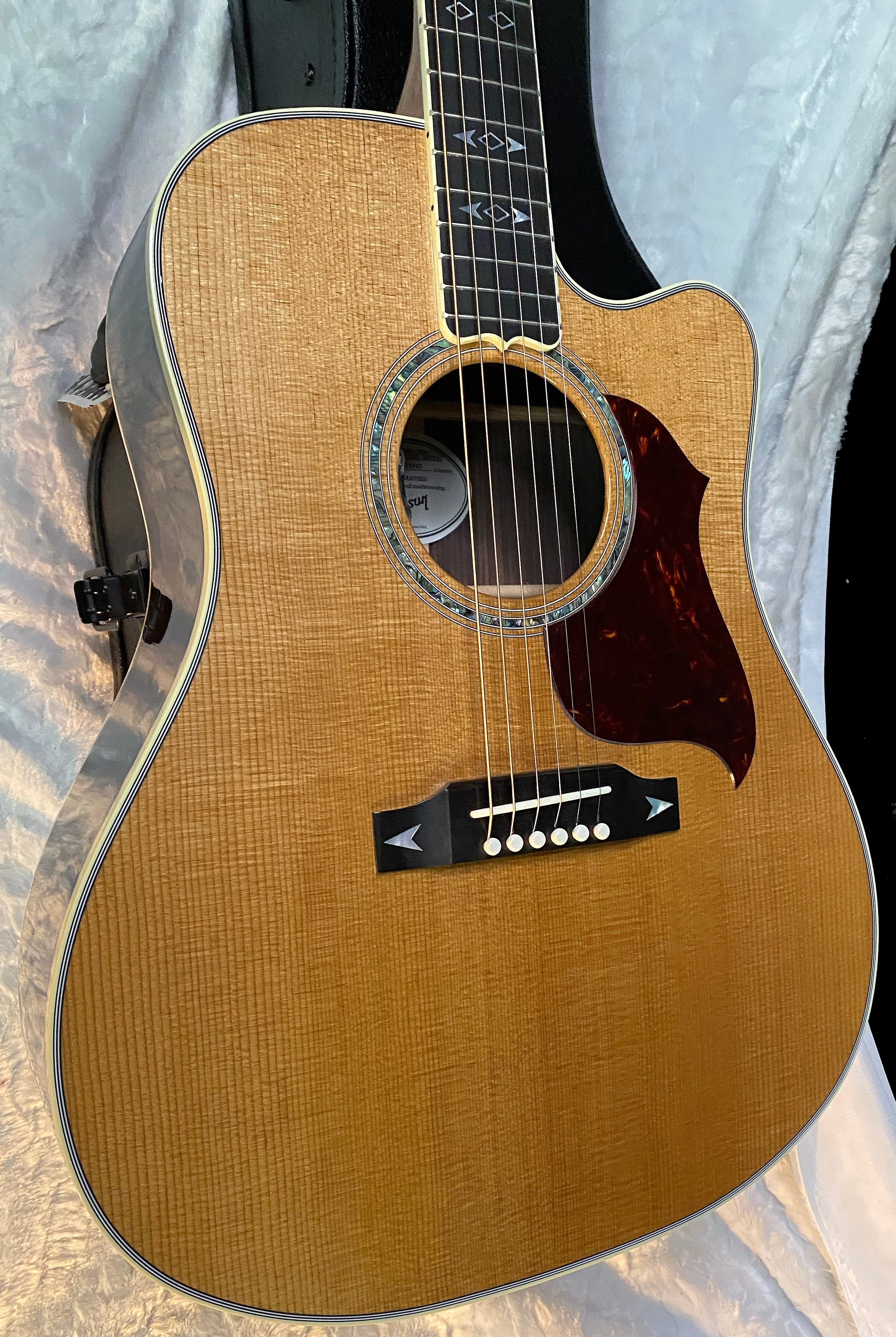 NEW! Gibson Acoustic Songwriter Recording Artist EC - Acoustic-Electric Guitar - 4.9 lbs - Antique Natural - Authorized Dealer - G06636