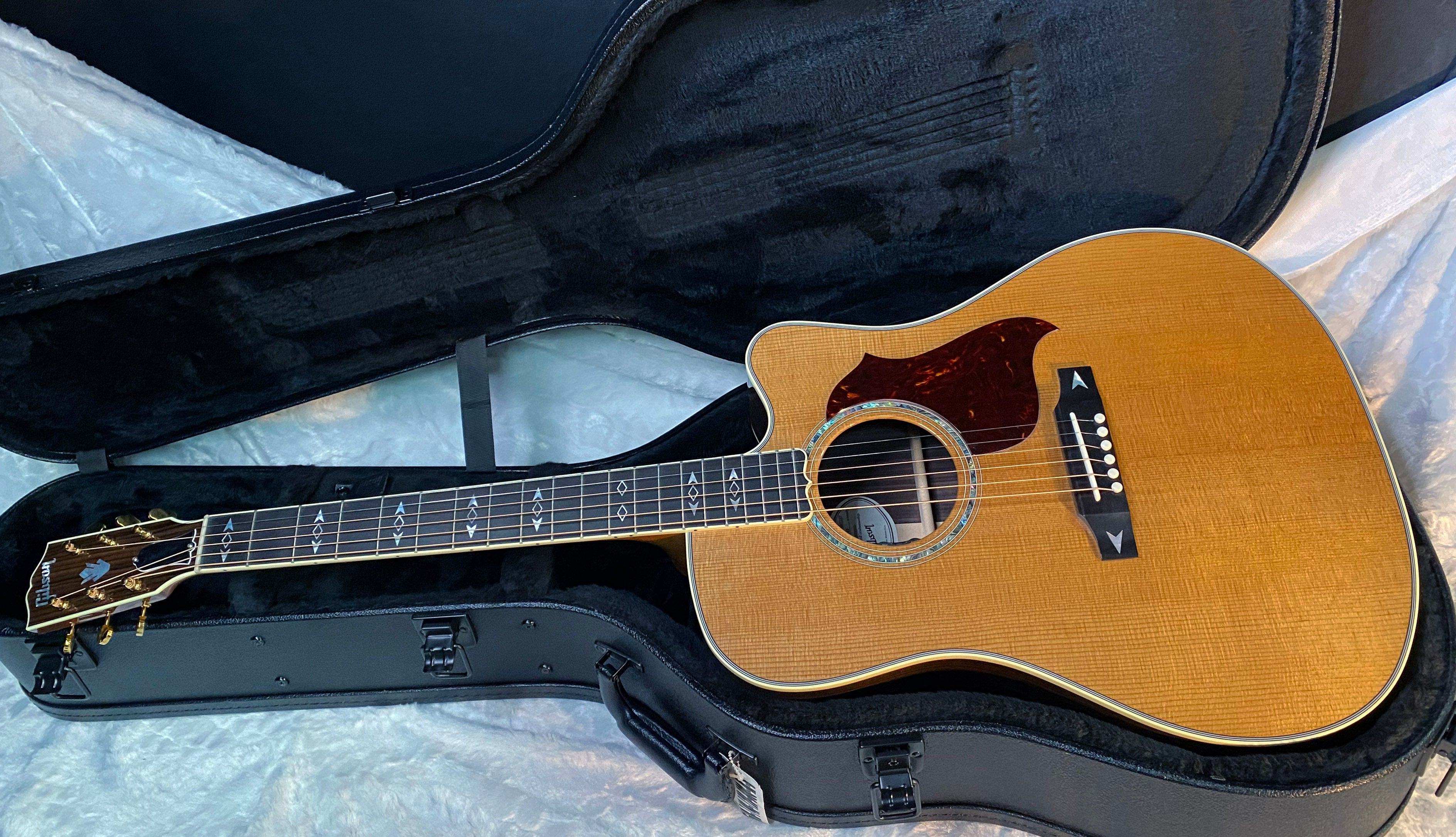 NEW! Gibson Acoustic Songwriter Recording Artist EC - Acoustic-Electric Guitar - 4.9 lbs - Antique Natural - Authorized Dealer - G06636