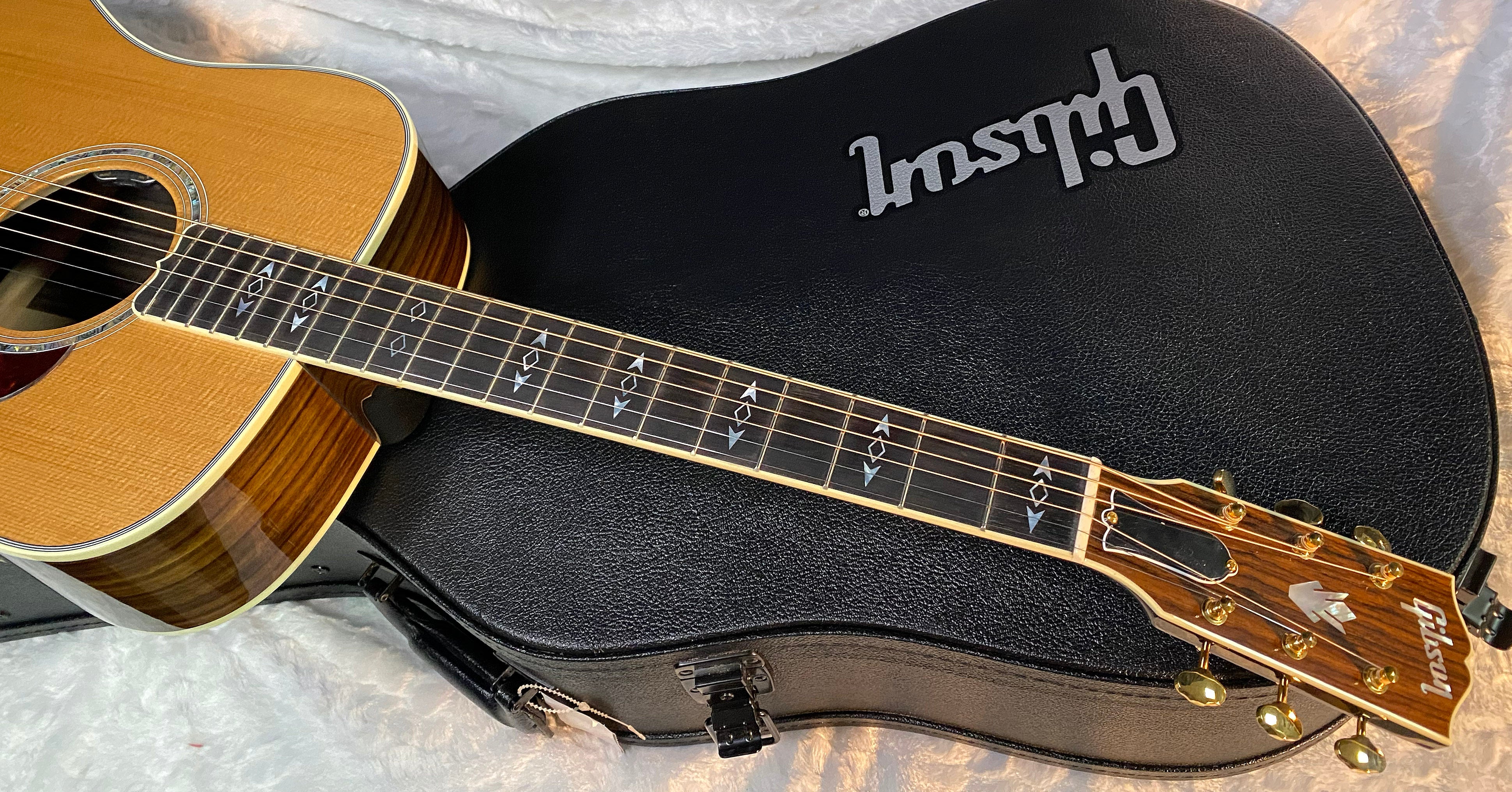 NEW! Gibson Acoustic Songwriter Recording Artist - Acoustic-Electric Guitar - 4.75lbs - Antique Natural - Authorized Dealer - G06635