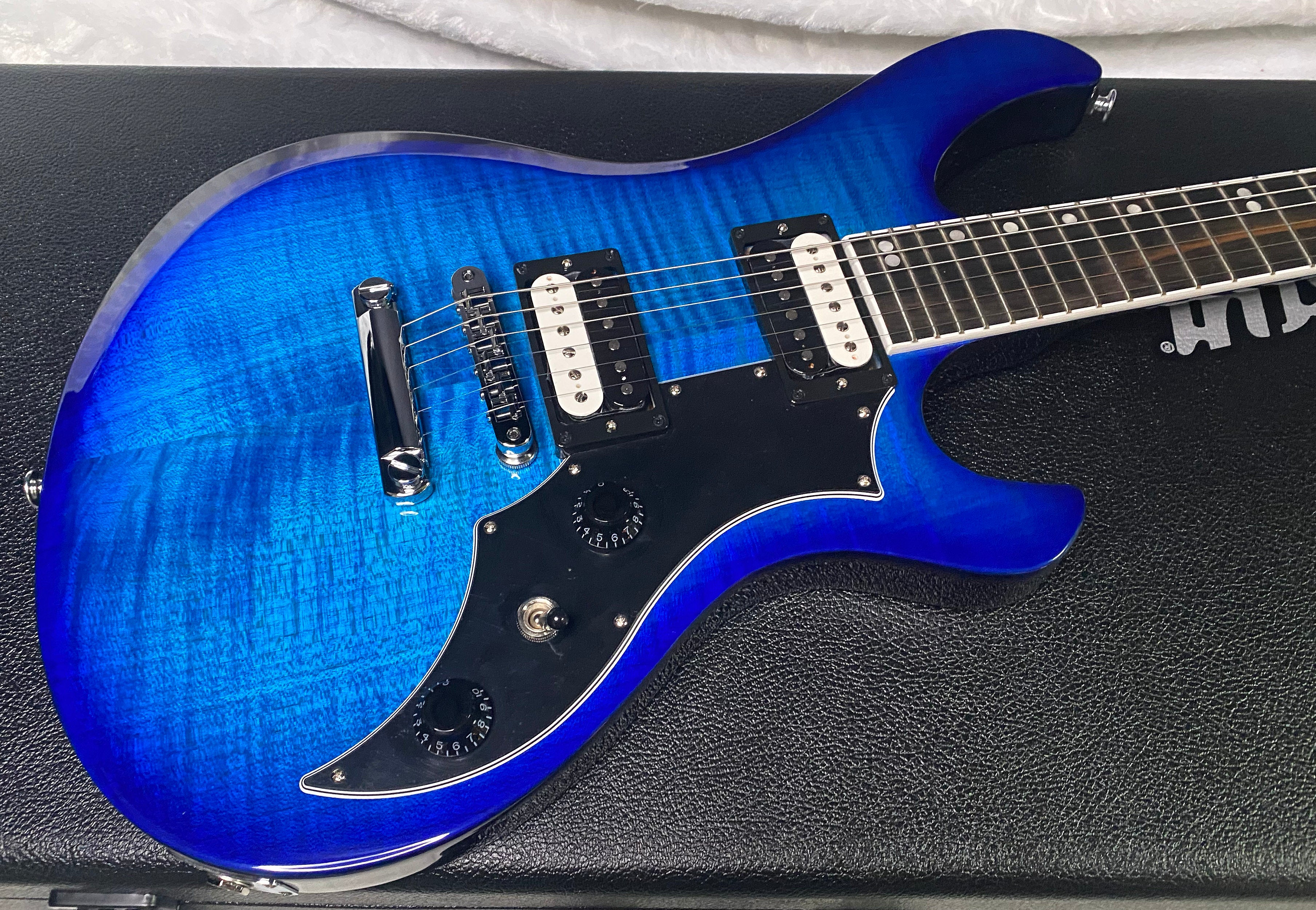 NEW! Gibson Victory Figured Top Electric Guitar - Cobalt Burst - Authorized Dealer - 7.1lbs - G07251