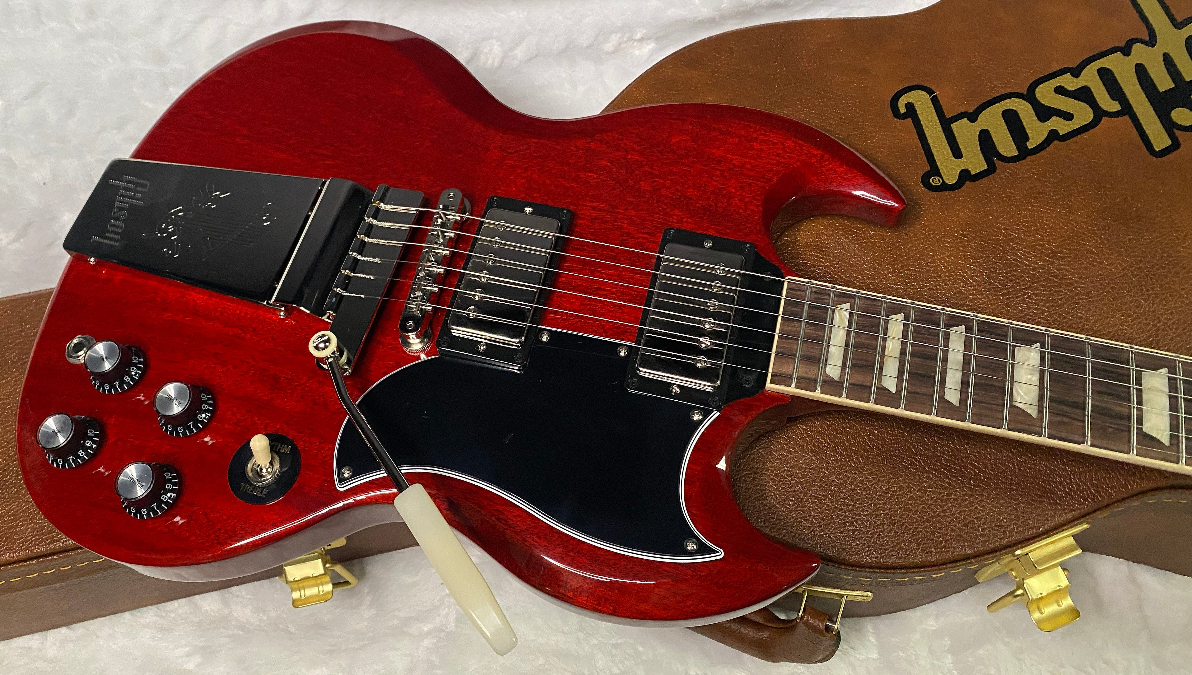 NEW! Gibson SG Standard '61 Maestro Vibrola Vintage Cherry - 7.85 lbs - Authorized Dealer! G07259