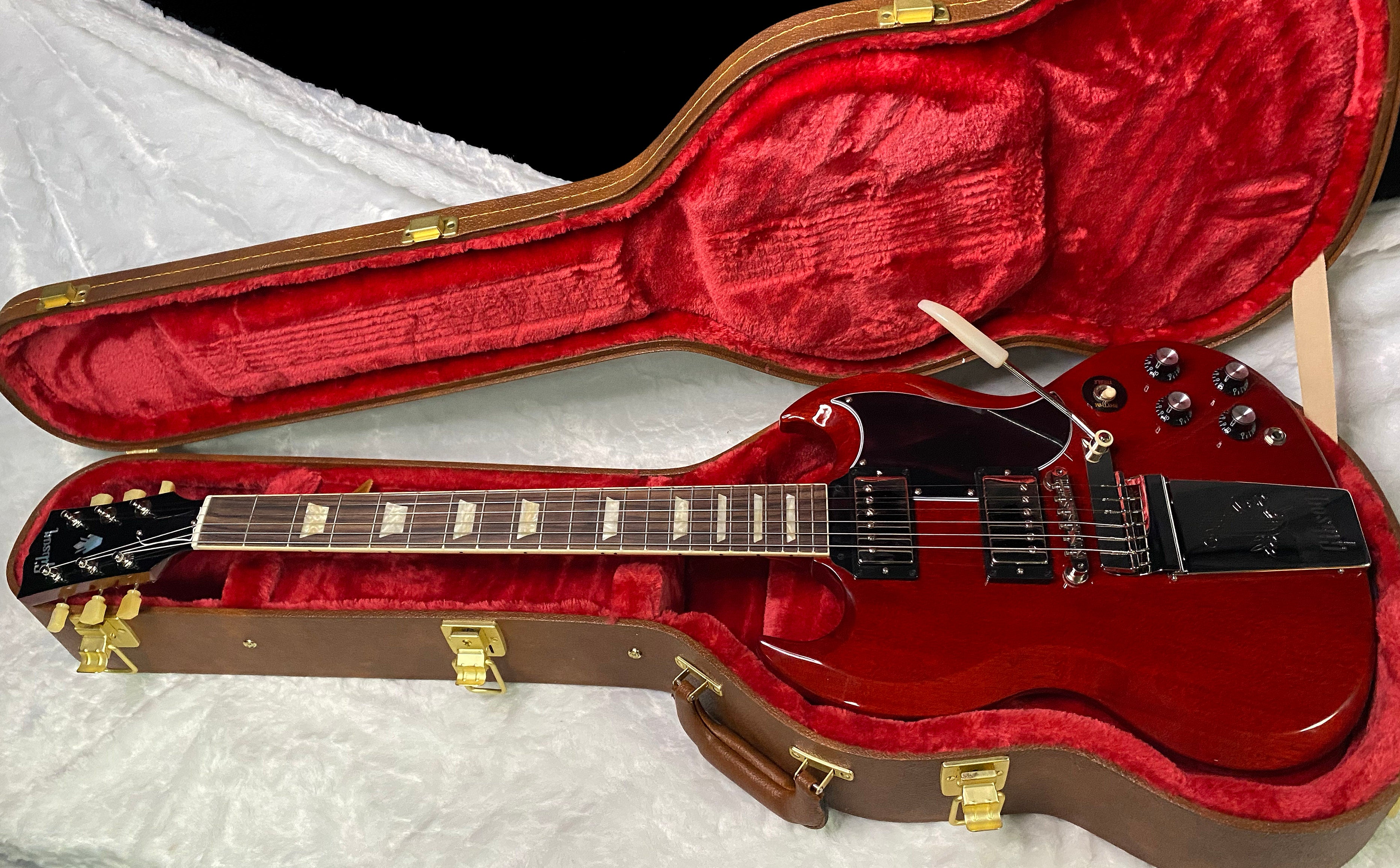 NEW! Gibson SG Standard '61 Maestro Vibrola Vintage Cherry - 7.85 lbs - Authorized Dealer! G07259
