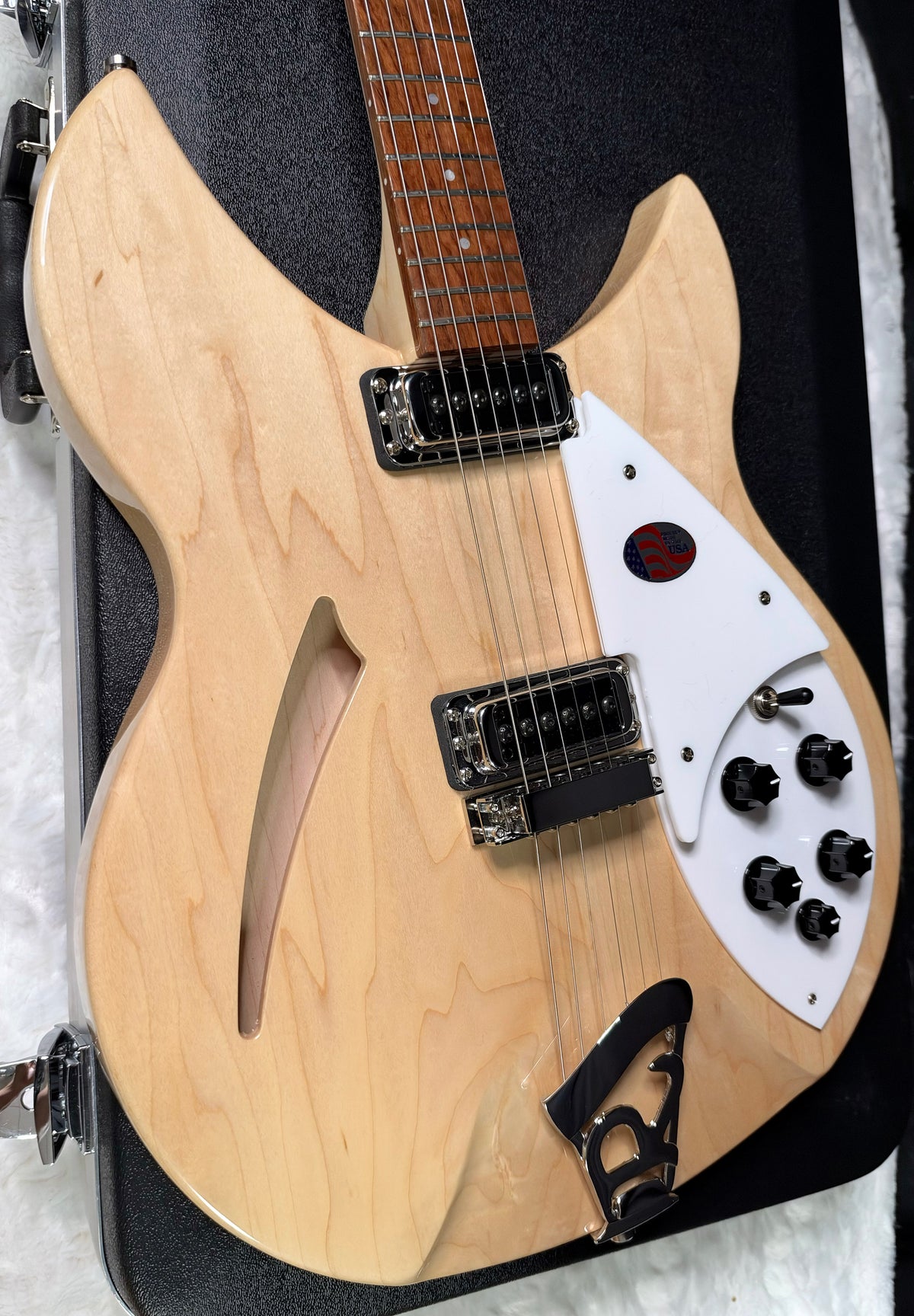 NEW! Rickenbacker 330 Maple Glo MG - Semi Hollow Electric Guitar - Authorized Dealer - 7.6lbs - G08034