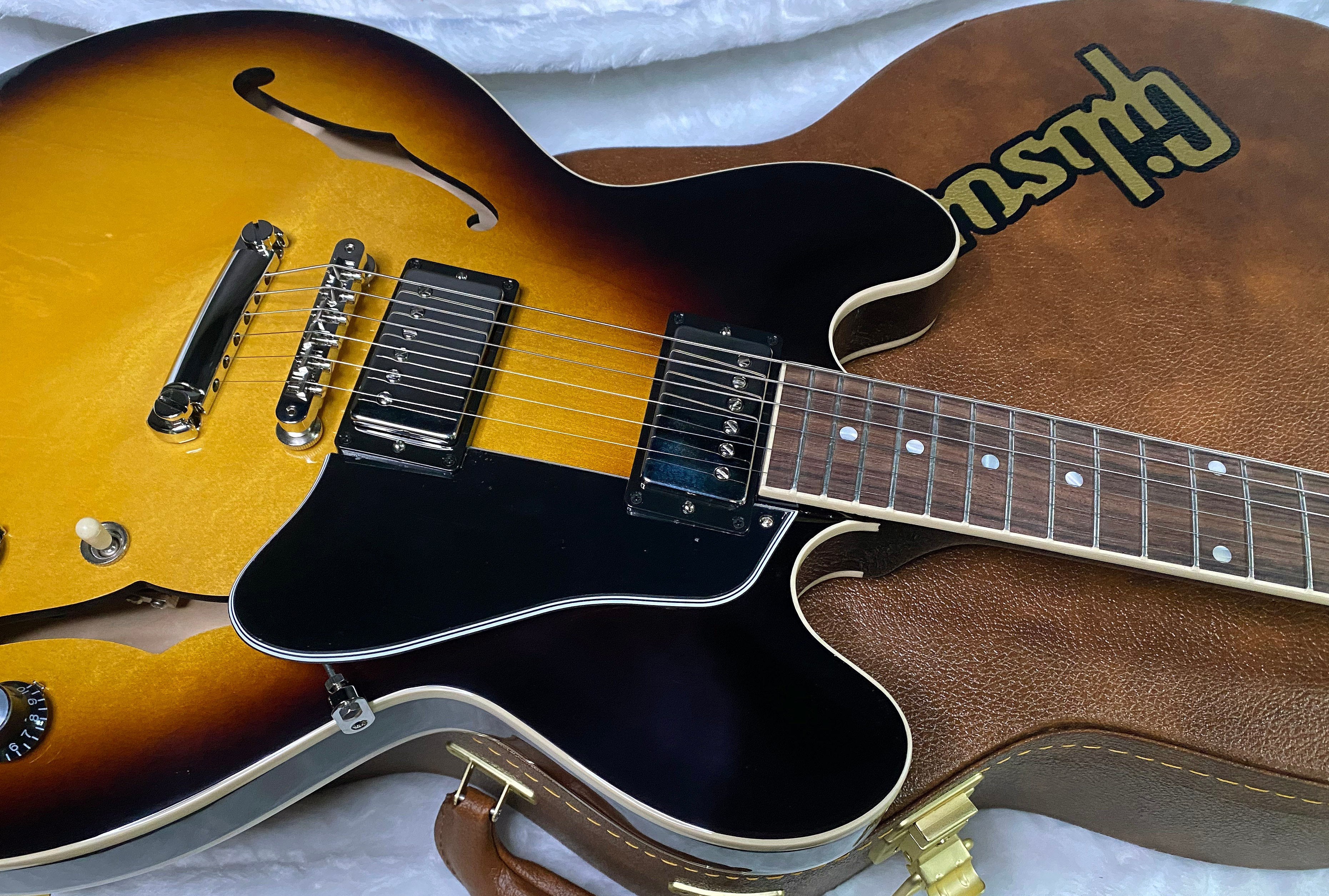 NEW! Gibson ES-335 Dot ( Gloss ) Vintage Burst - Semi-Hollow - Authorized Dealer - 8.3 lbs - G07262