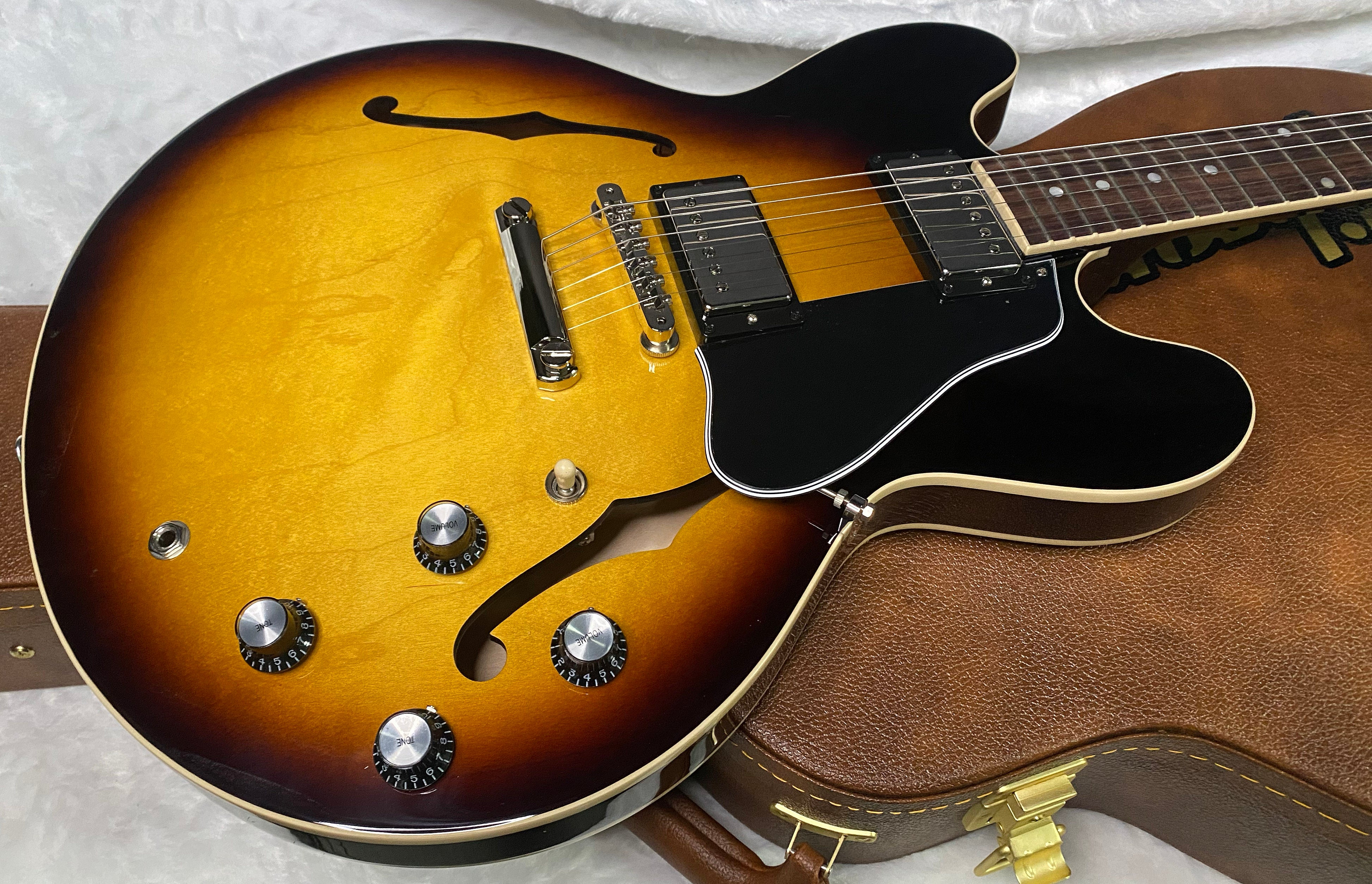 NEW! Gibson ES-335 Dot ( Gloss ) Vintage Burst - Semi-Hollow - Authorized Dealer - 8.3 lbs - G07262