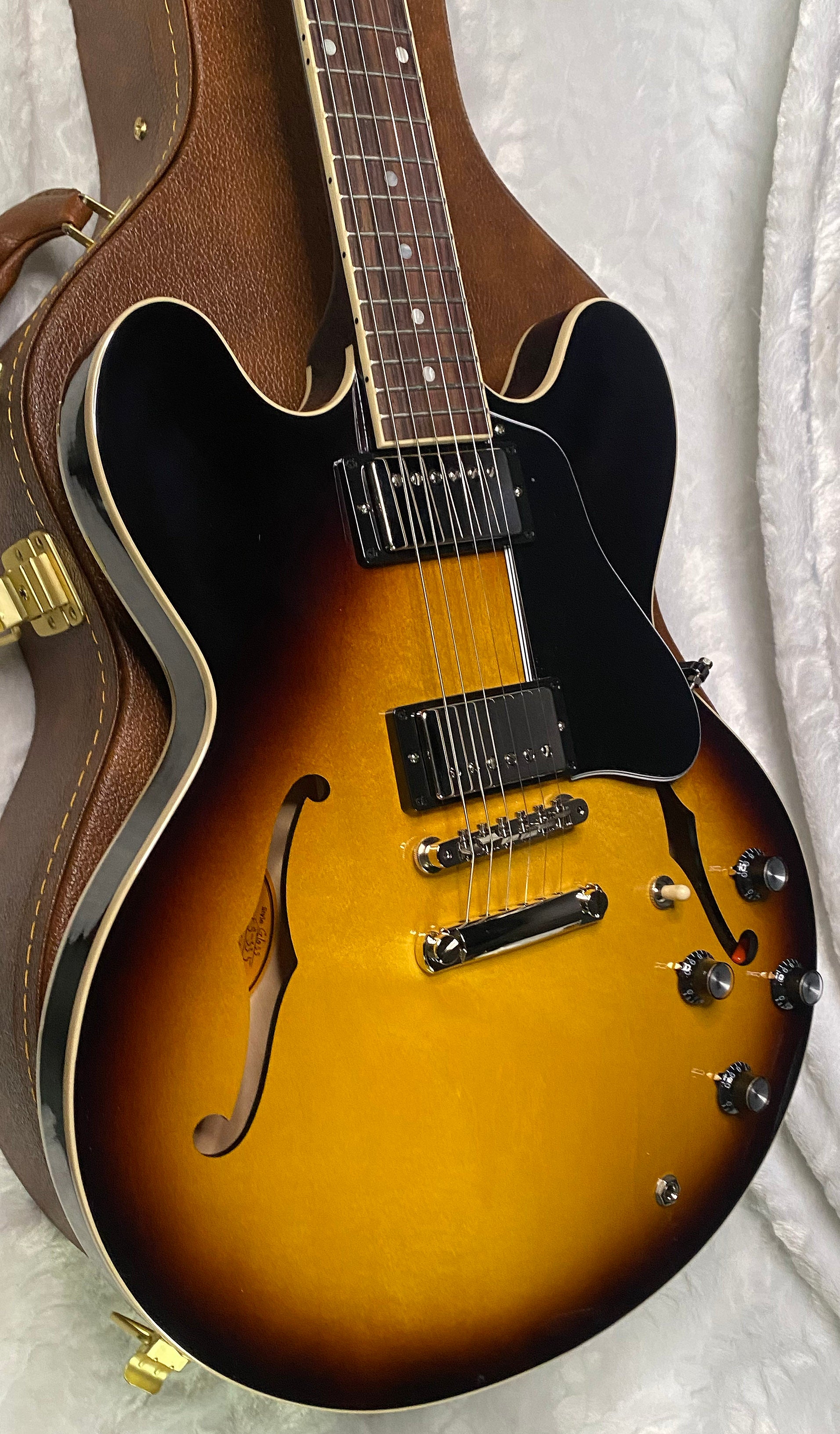 NEW! Gibson ES-335 Dot ( Gloss ) Vintage Burst - Semi-Hollow - Authorized Dealer - 8.3 lbs - G07262