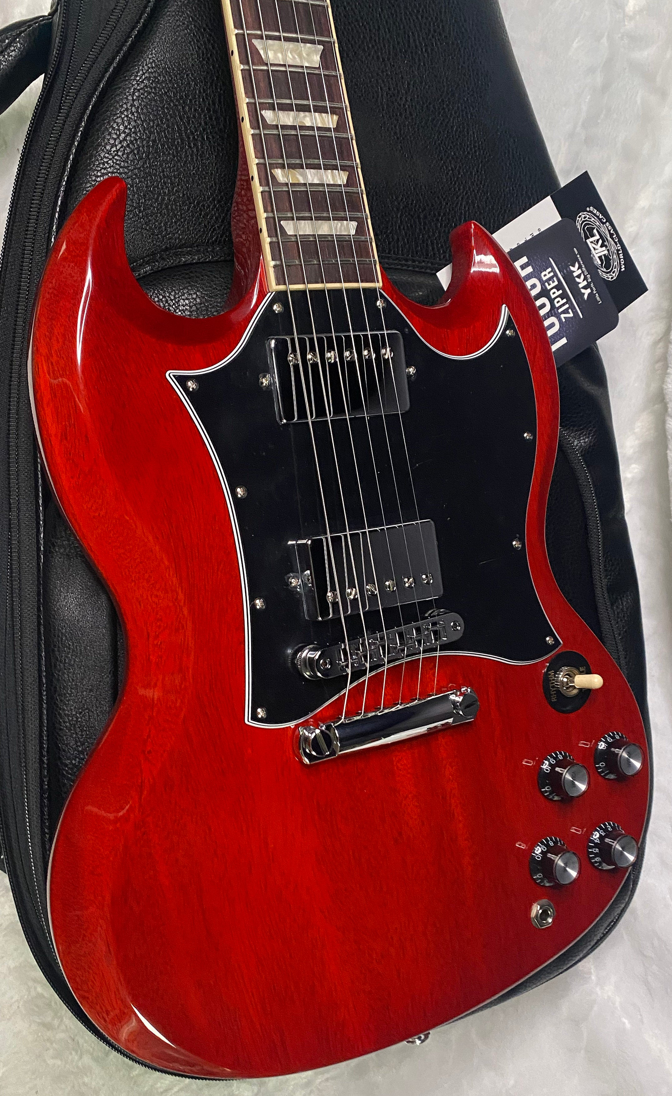NEW! Gibson SG Standard Electric Guitar - Heritage Cherry - Only 6.55 lbs - Authorized Dealer - G06255