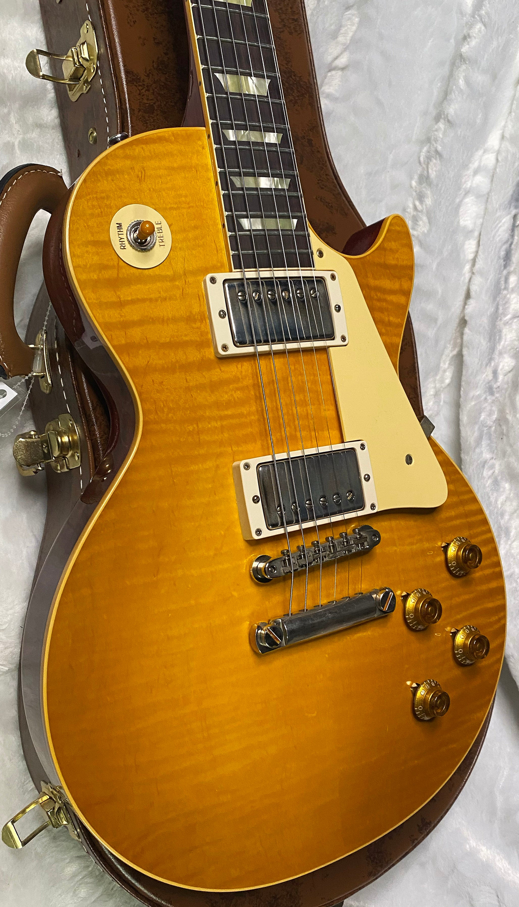 NEW ! Gibson Custom Shop 1959 Les Paul - Lemon Burst VOS - Authorized Dealer - Hand Picked Flame Top - ONLY 8.5 lbs - G07267