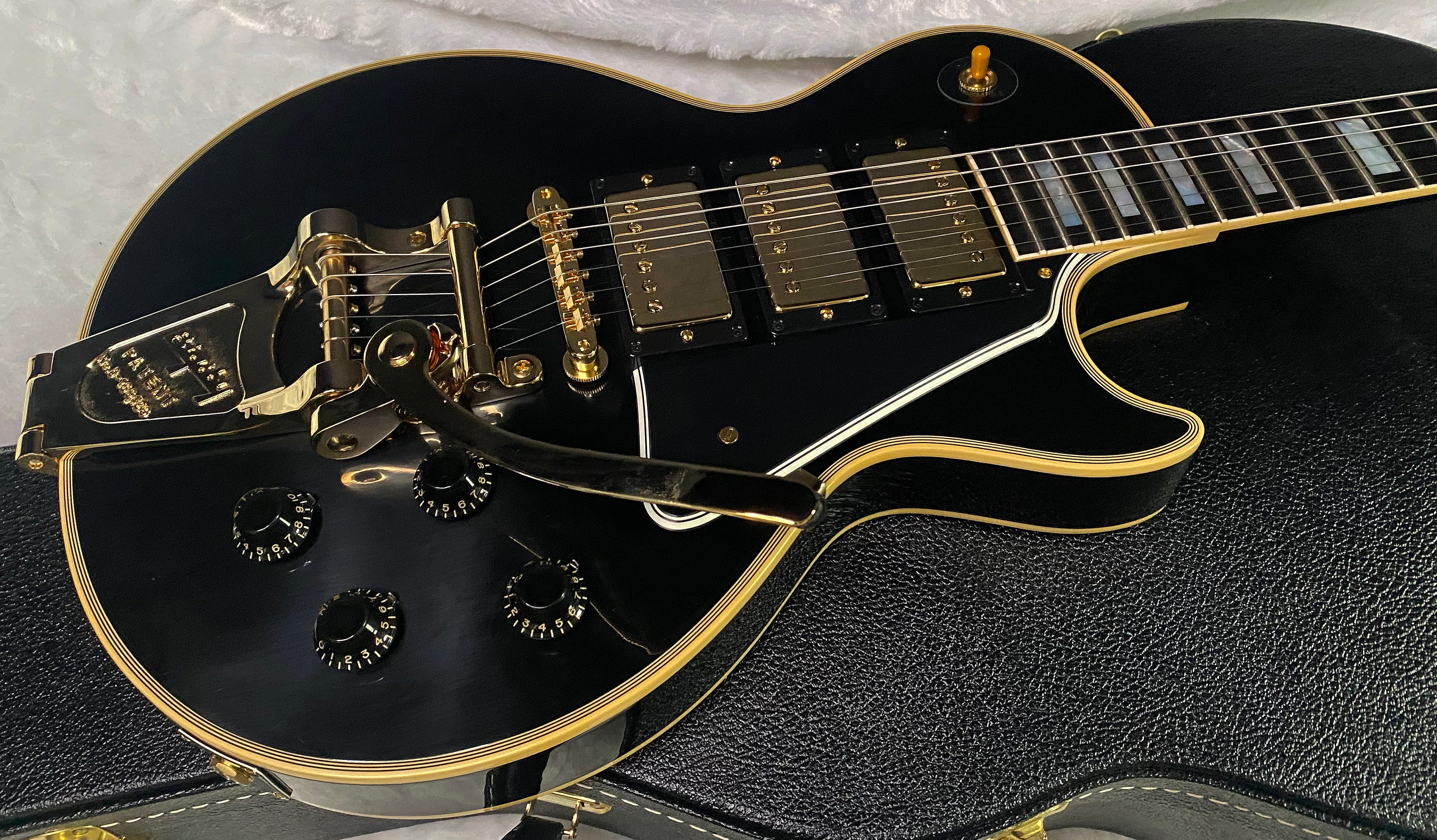 NEW! Gibson Les Paul Custom 3 Pick-UP 1957 Reissue VOS Custom Shop Authorized Dealer Bigsby - Only 9.5lbs - G07269