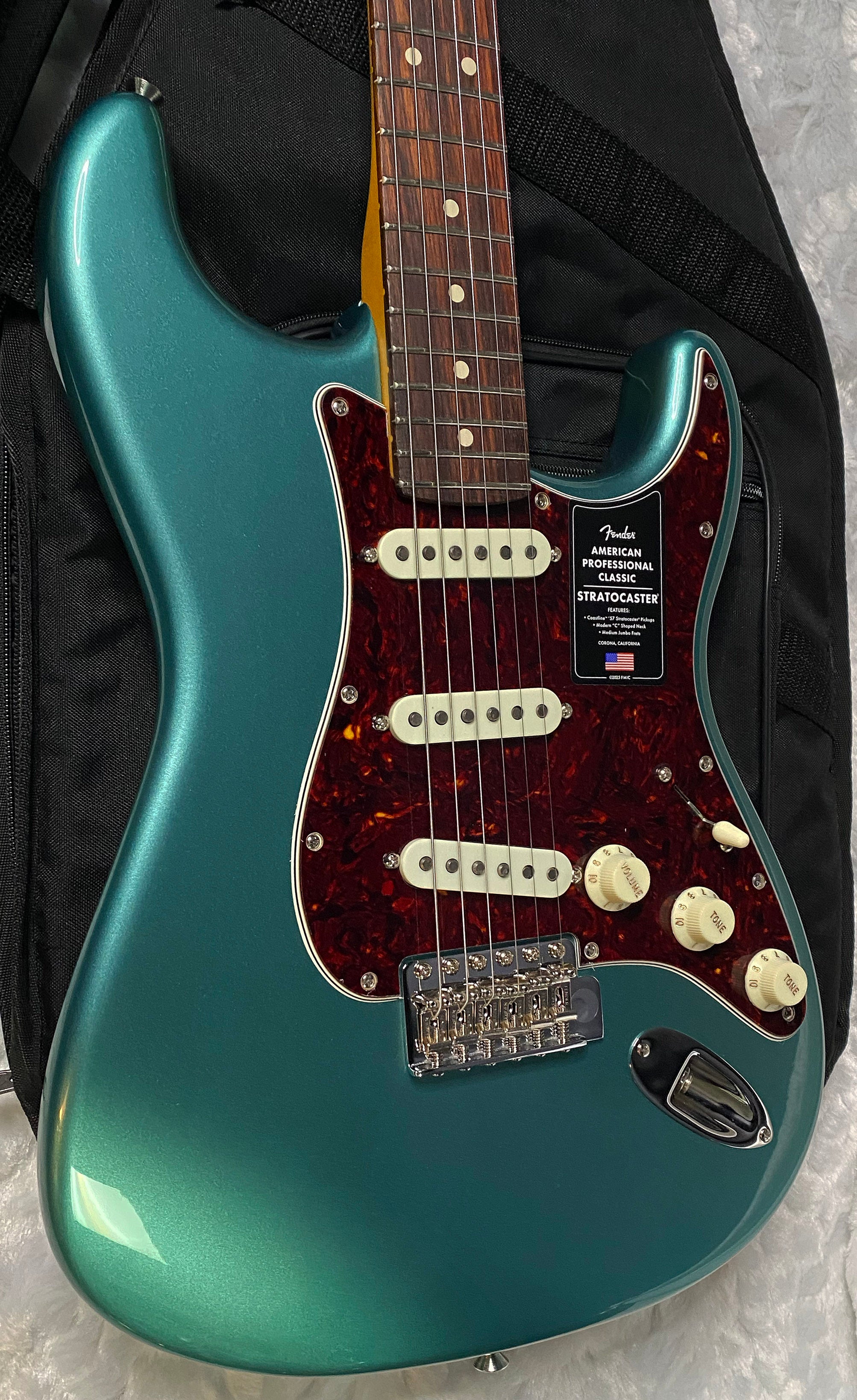 NEW ! Fender American Professional Classic Stratocaster - Faded Sherwood Green Metallic - 7.5lbs - Authorized Dealer - G05772