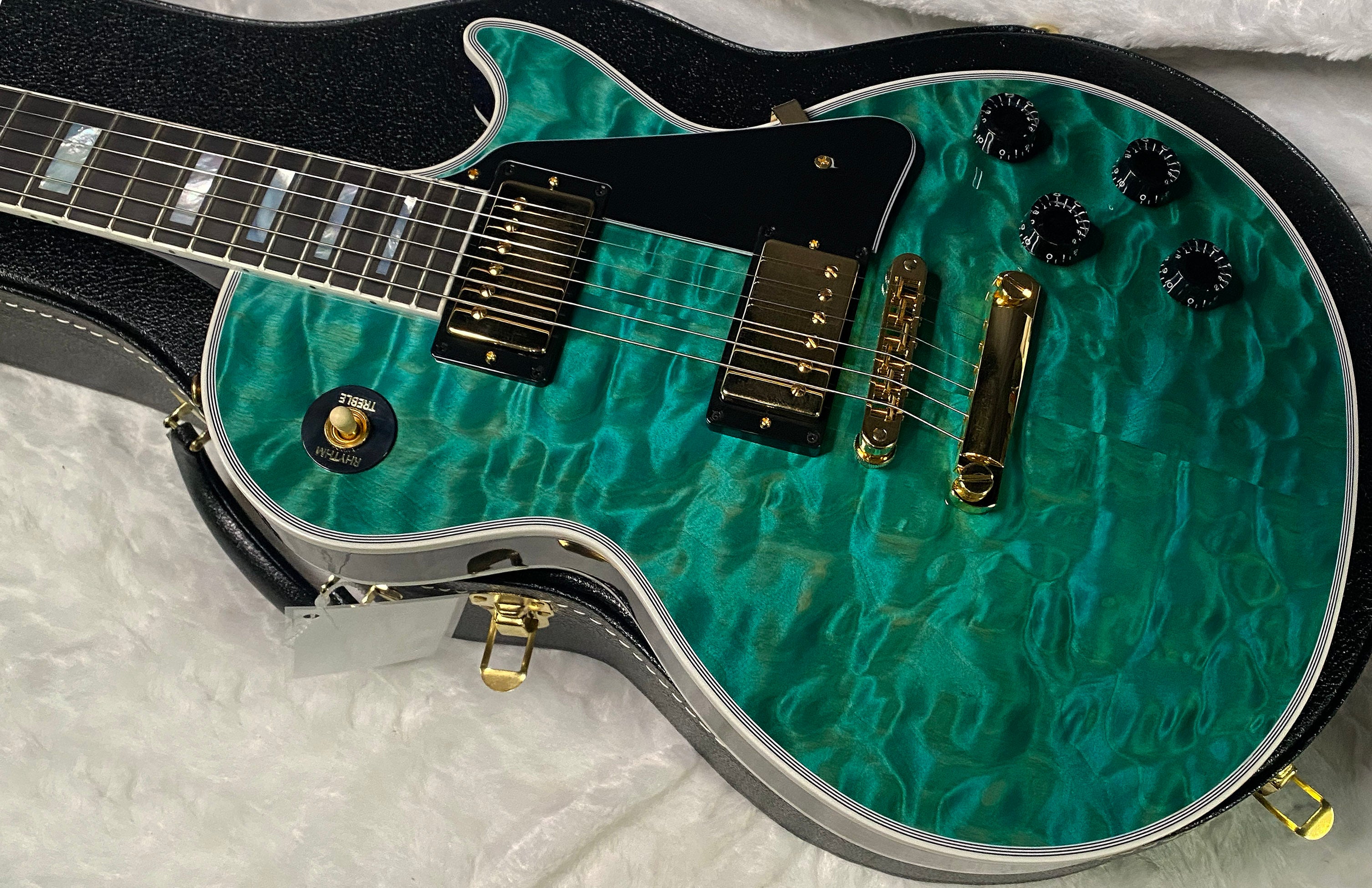 NEW! Gibson Dealer Select Custom Shop Les Paul Custom AAAAA Quilt 5AQ - Aqua Blue - Authorized Dealer - WOW! 9.6 lbs - G07305