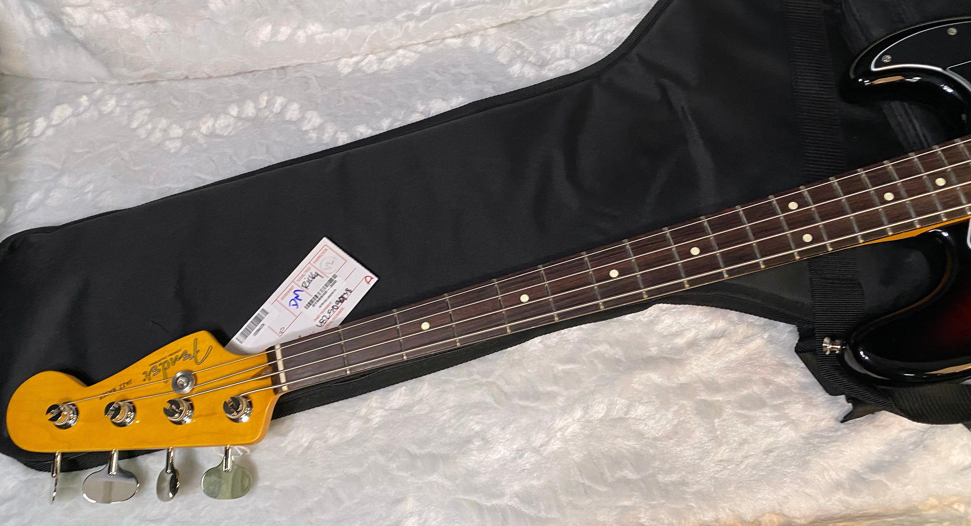 NEW ! Fender American Professional Classic Jazz Bass - 3-Color Sunburst - 8.9lbs - Authorized Dealer - In-Stock! G05761
