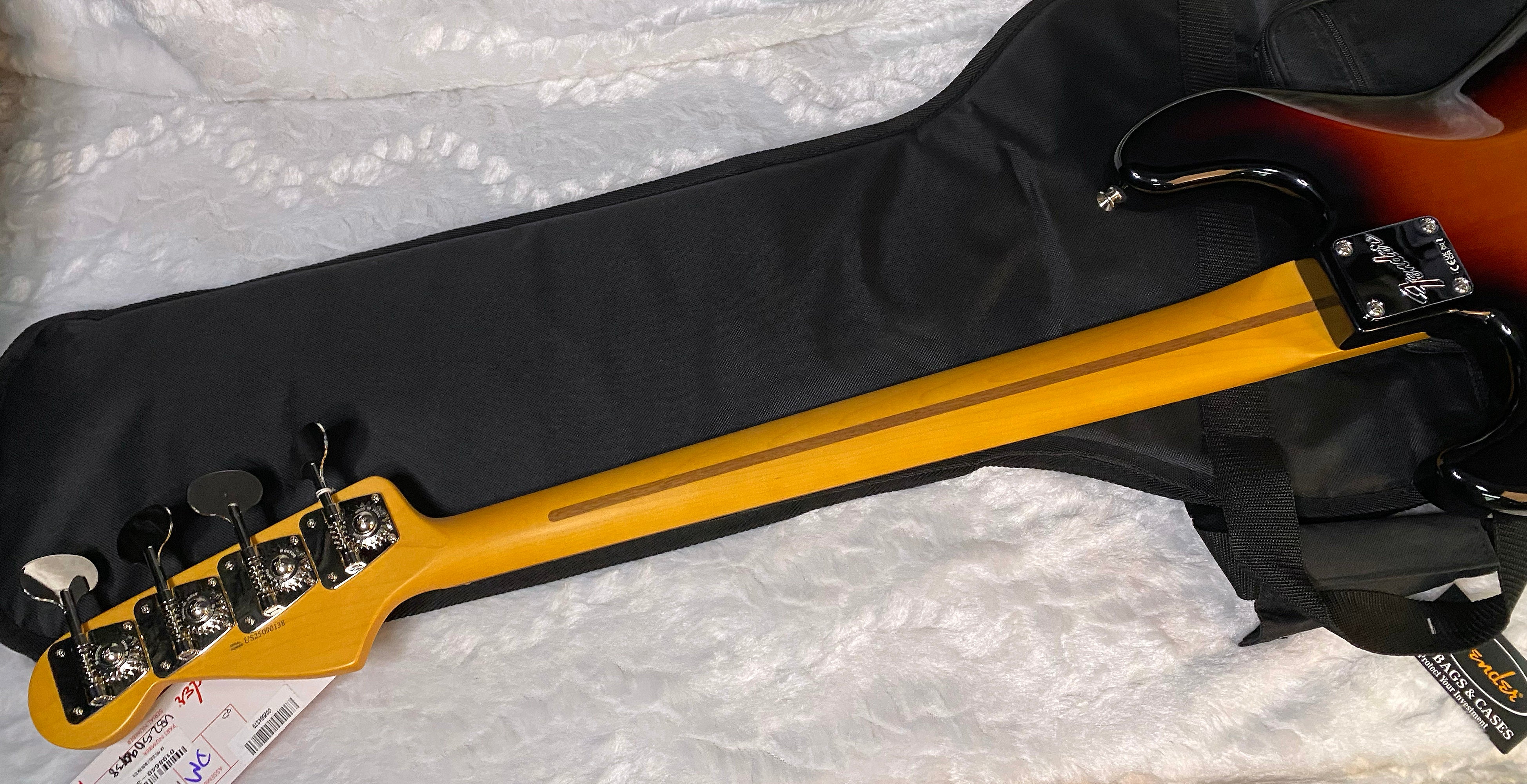 NEW ! Fender American Professional Classic Jazz Bass - 3-Color Sunburst - 8.9lbs - Authorized Dealer - In-Stock! G05761