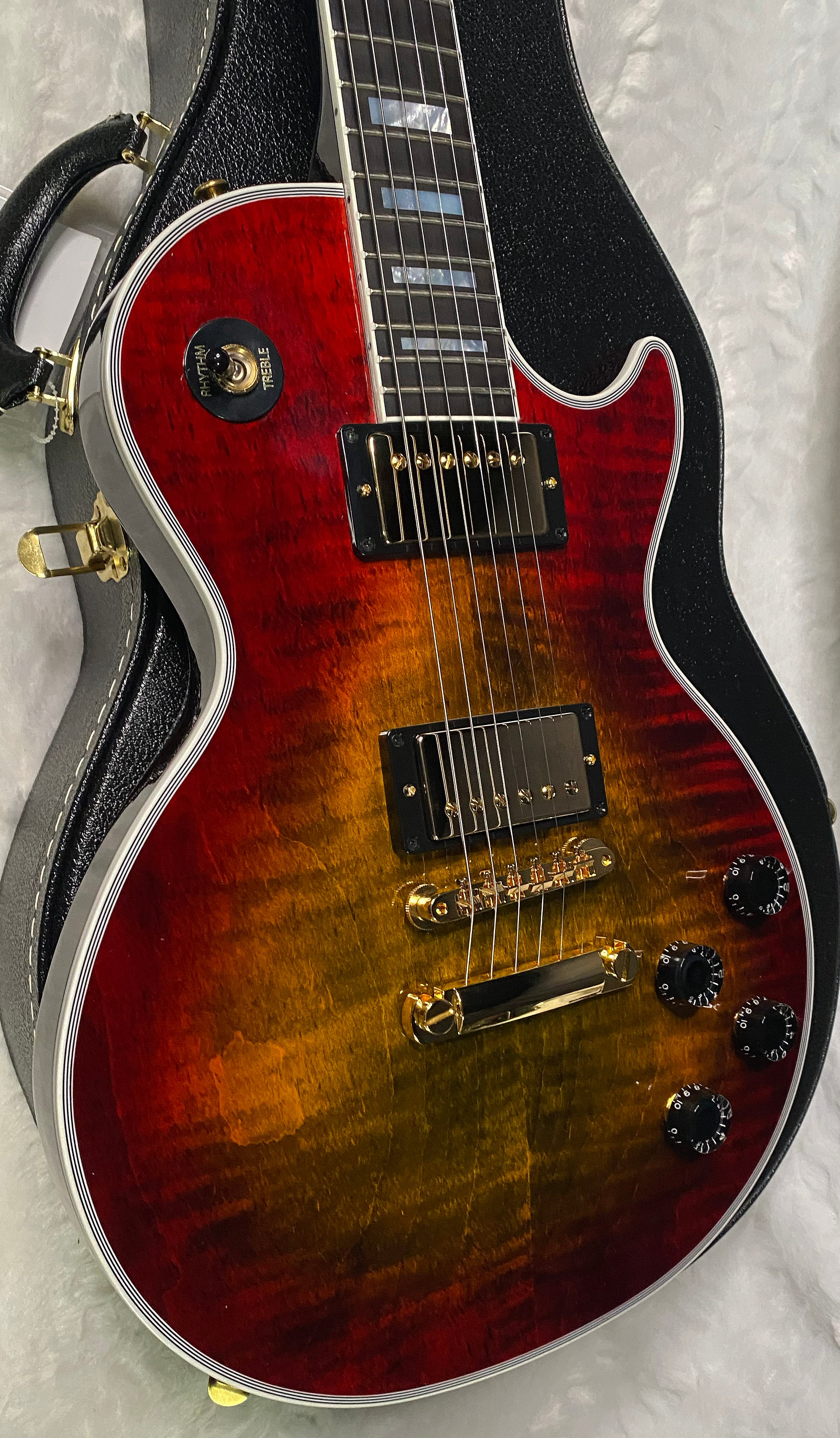 NEW! Gibson Les Paul Custom Axcess - Bengal Burst - ABSOLUTELY KILLER Flame! Only 8 lbs - Authorized Dealer - G07283