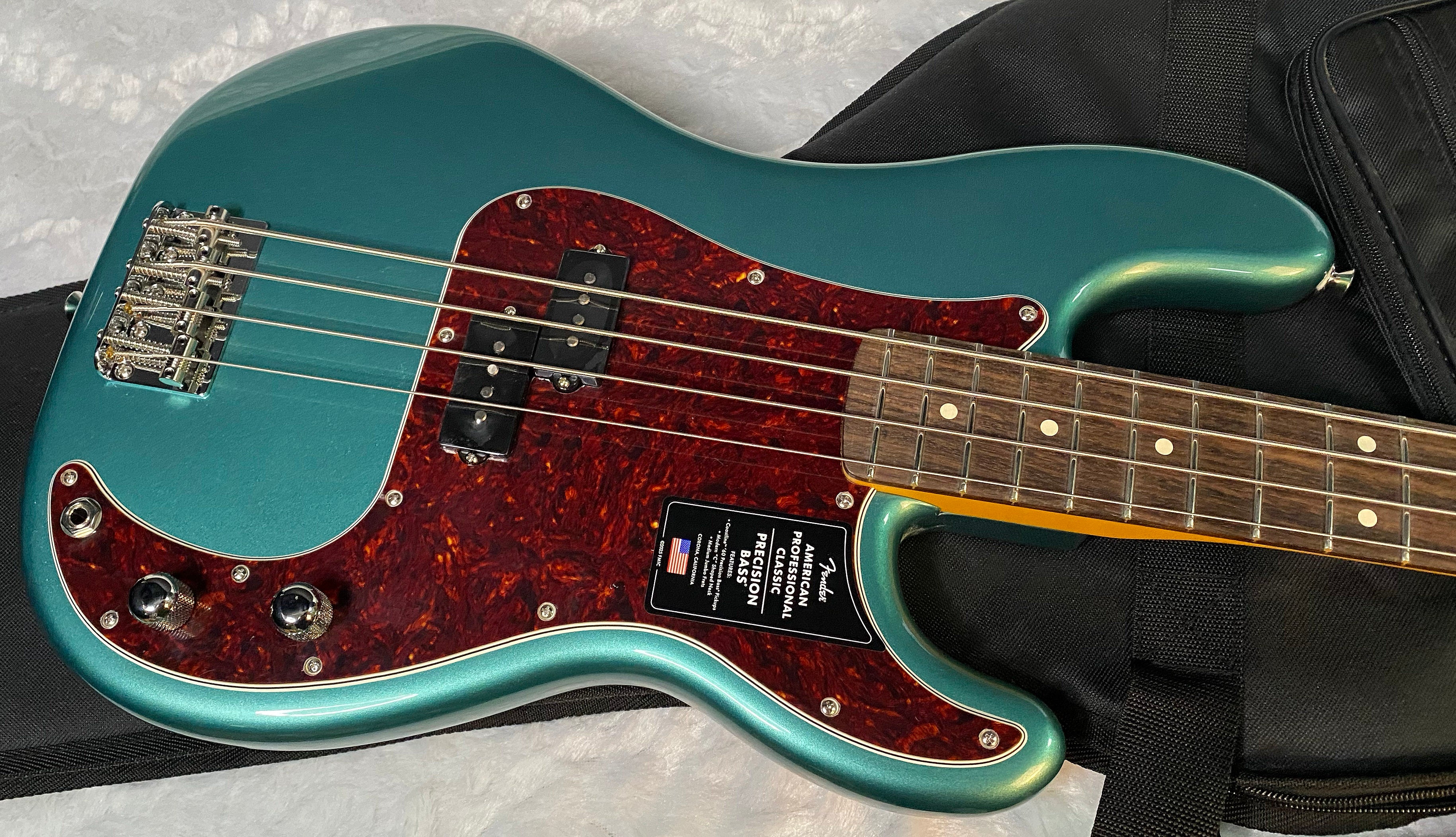 NEW ! Fender American Professional Classic Precision Bass Faded