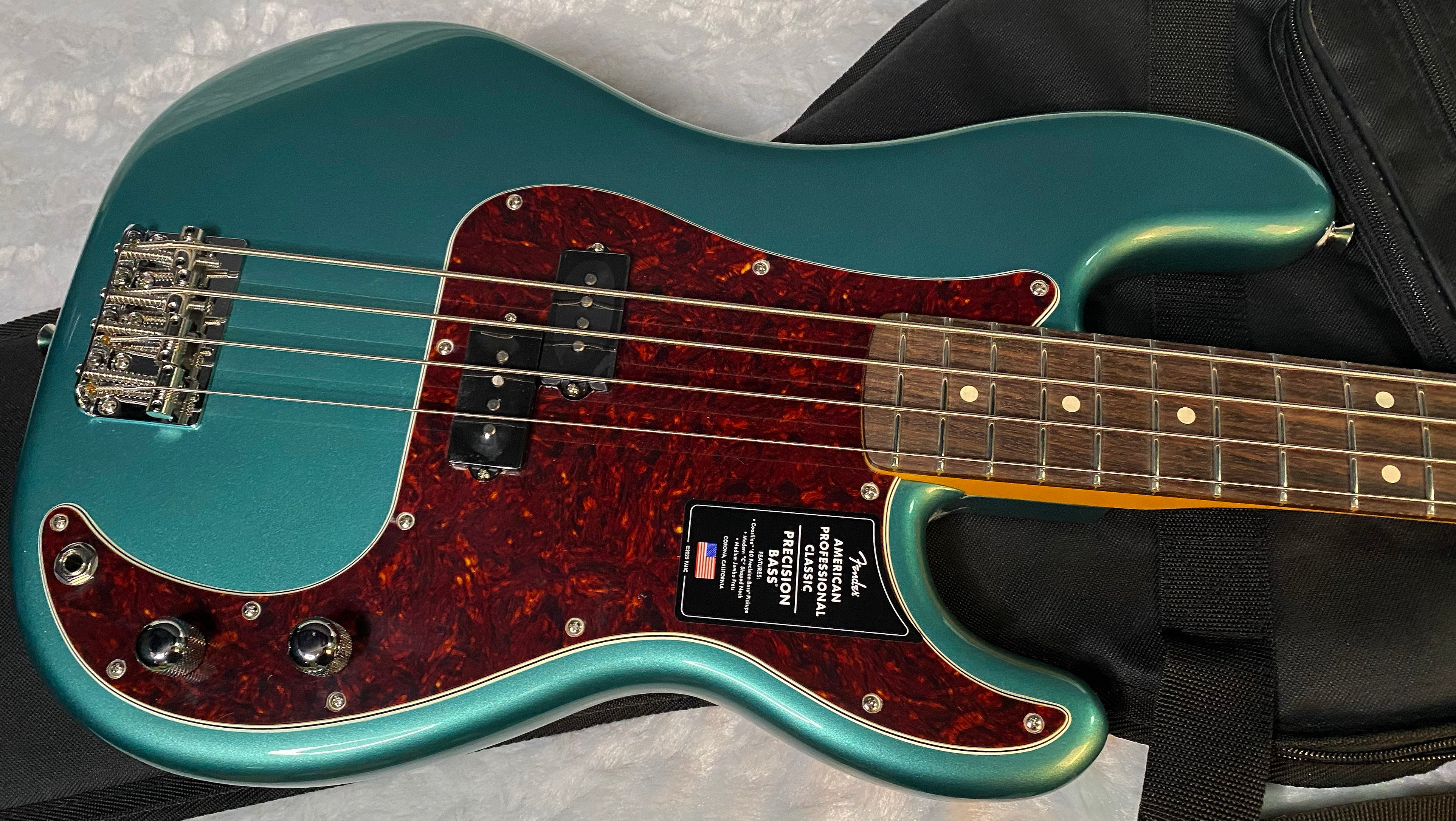 NEW ! Fender American Professional Classic Precision Bass Faded Sherwood Green Metallic - 8.9lbs - Authorized Dealer - G05762
