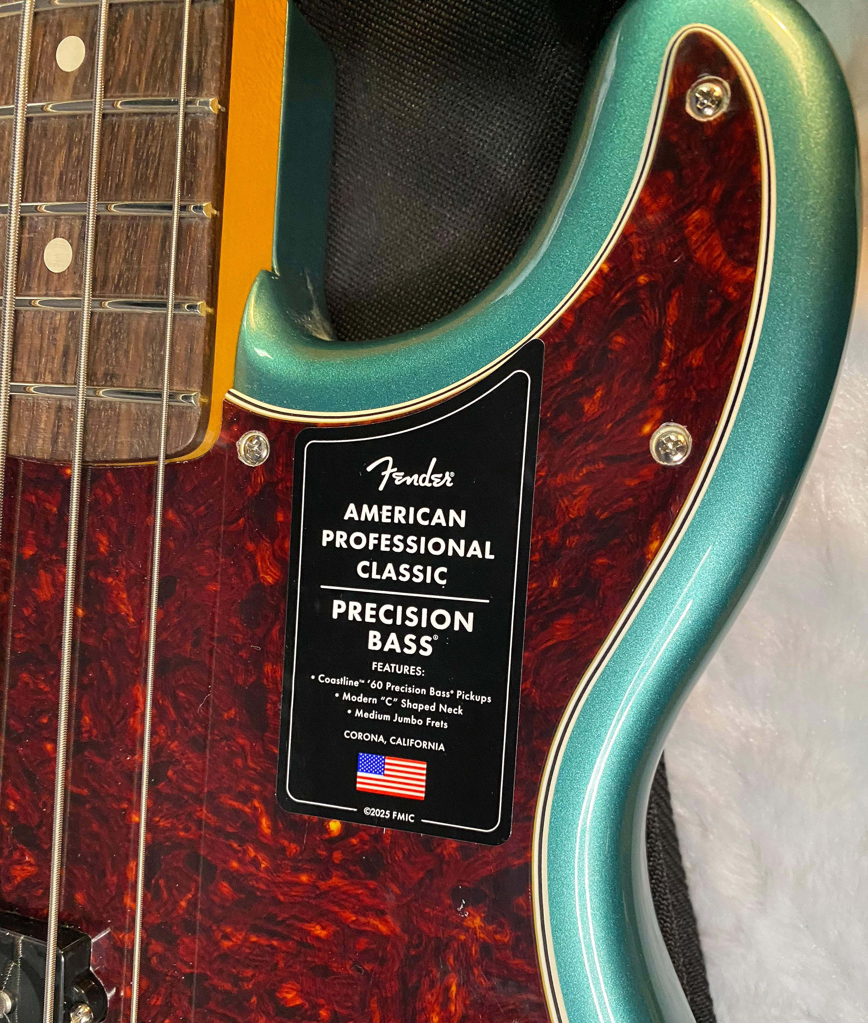 NEW ! Fender American Professional Classic Precision Bass Faded Sherwood Green Metallic - 8.9lbs - Authorized Dealer - G05762