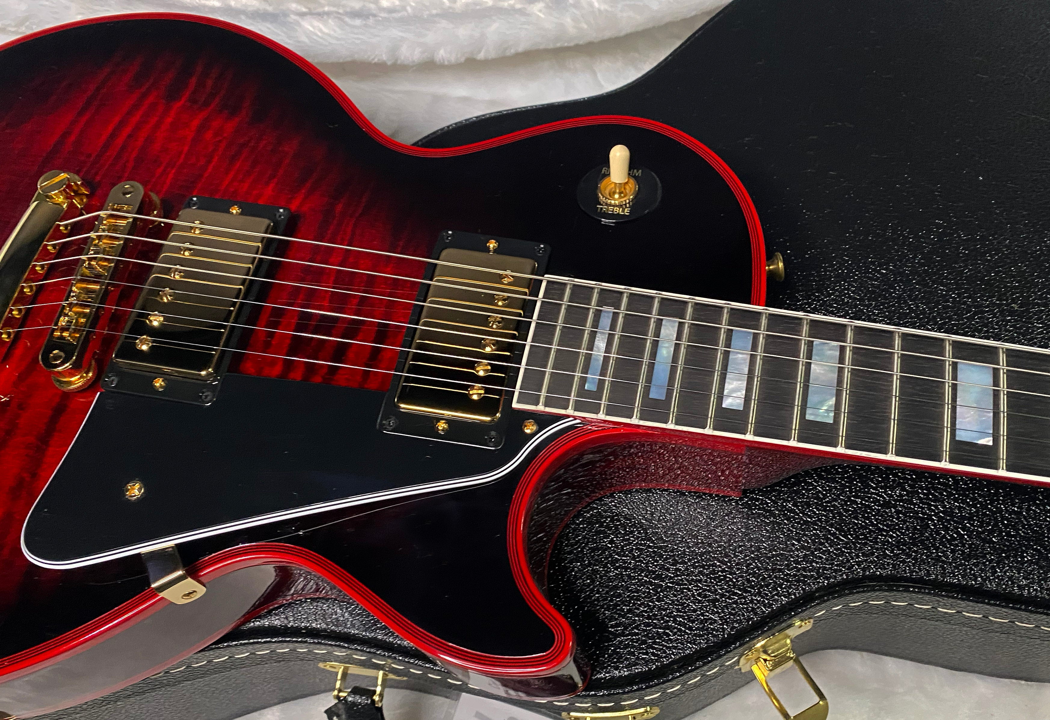 NEW! Gibson Dealer Select Custom Shop Les Paul Custom Red Widow AAA Figured Flame Top - Authorized Dealer - 9.9 lbs - G07304