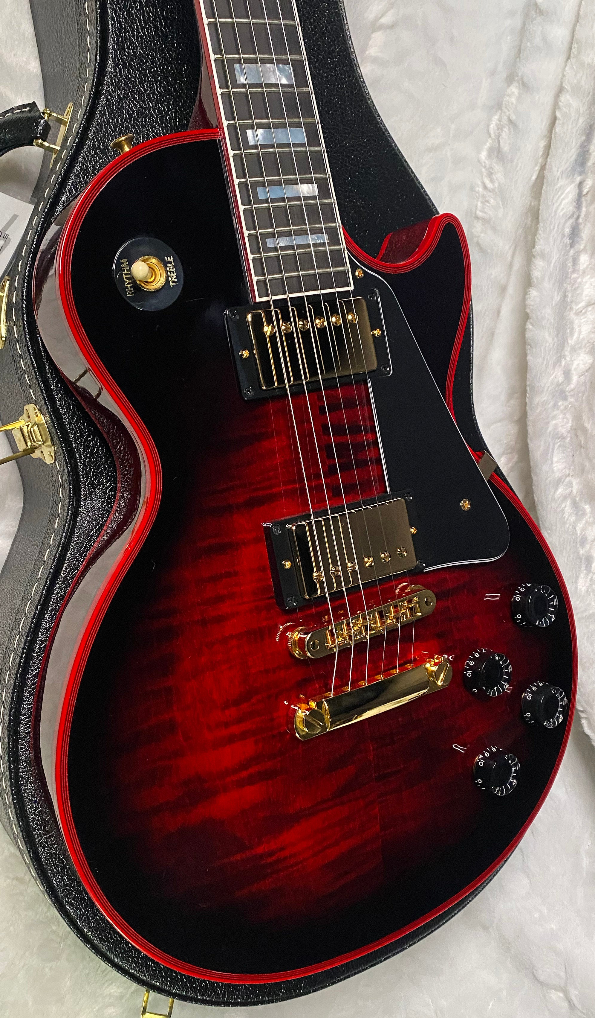 NEW! Gibson Dealer Select Custom Shop Les Paul Custom Red Widow AAA Figured Flame Top - Authorized Dealer - 9.9 lbs - G07304