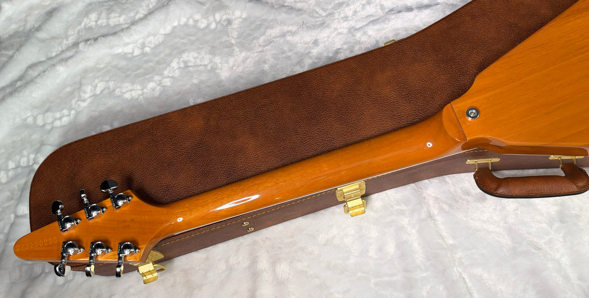 NEW! Gibson '70s Flying V - Antique Natural - Only 6.4 lbs - Original Case - Authorized Dealer - G07983