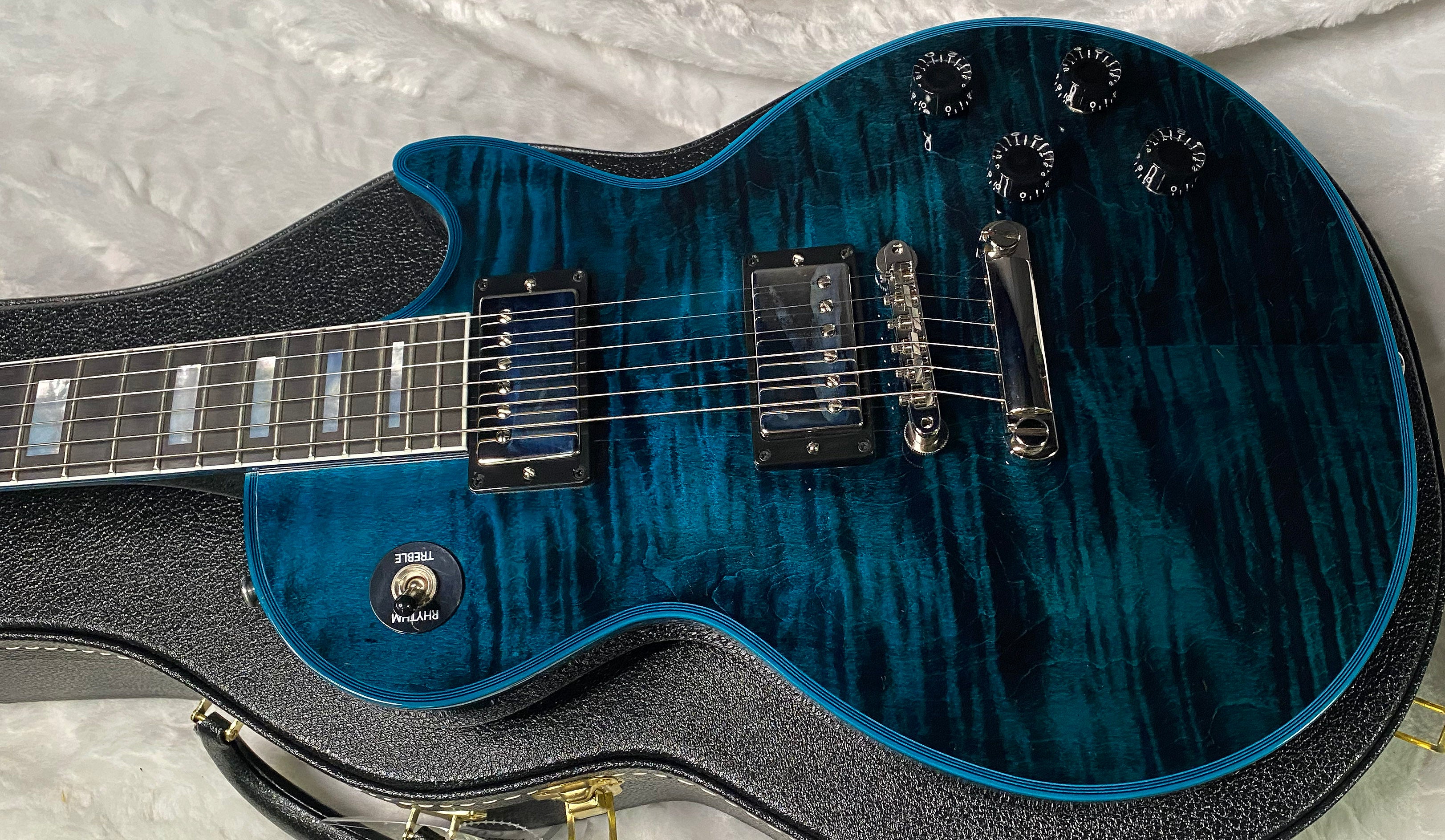 NEW! Gibson Les Paul Custom Peacock Widow - Monster Flame Top! Limited Edition - Weighs in at 8.3 lbs - Authorized Dealer - G07310