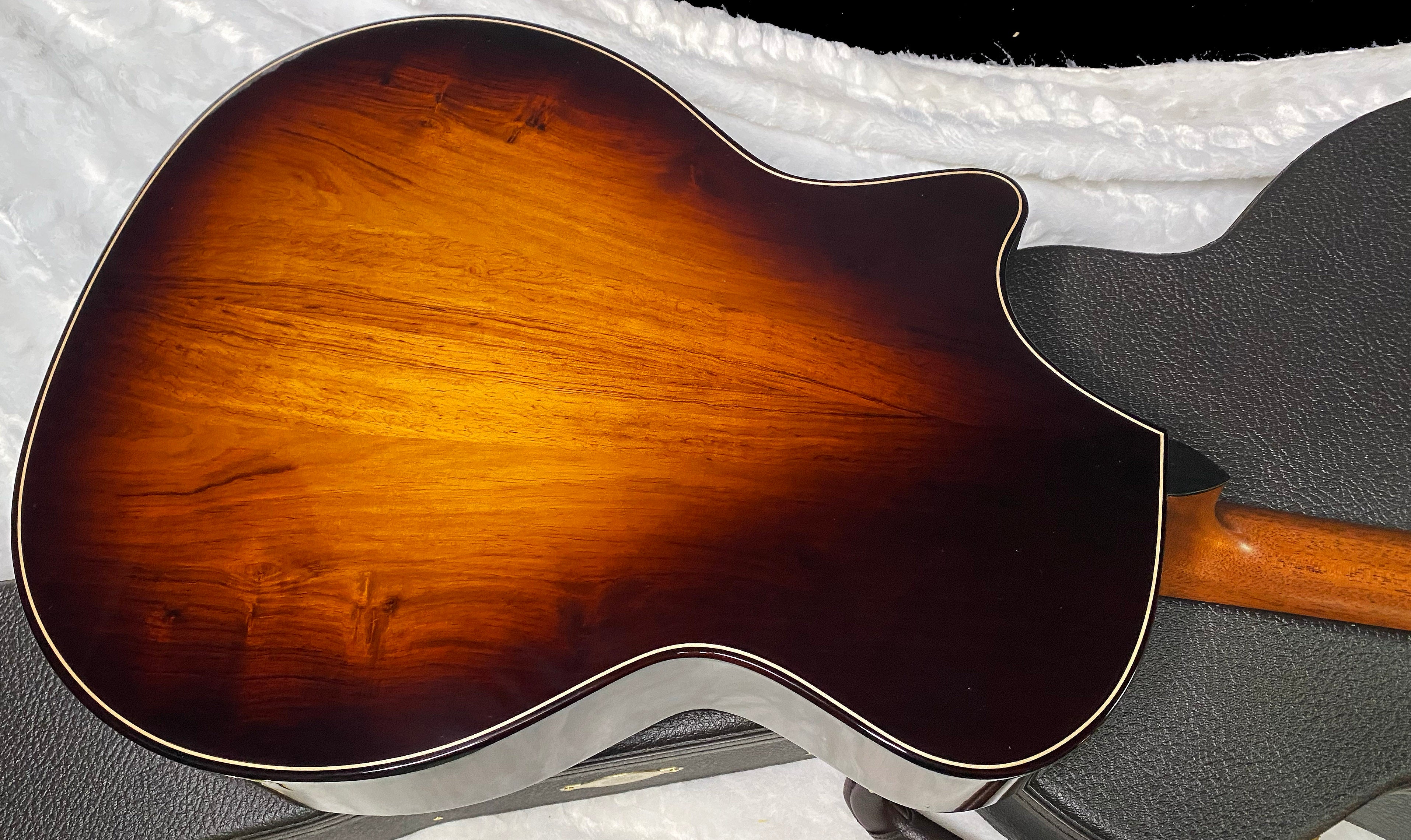 NEW! Taylor Builder's Edition 814ce Sinker Redwood Acoustic Guitar - Authorized Dealer - 4.8 lbs - G07340