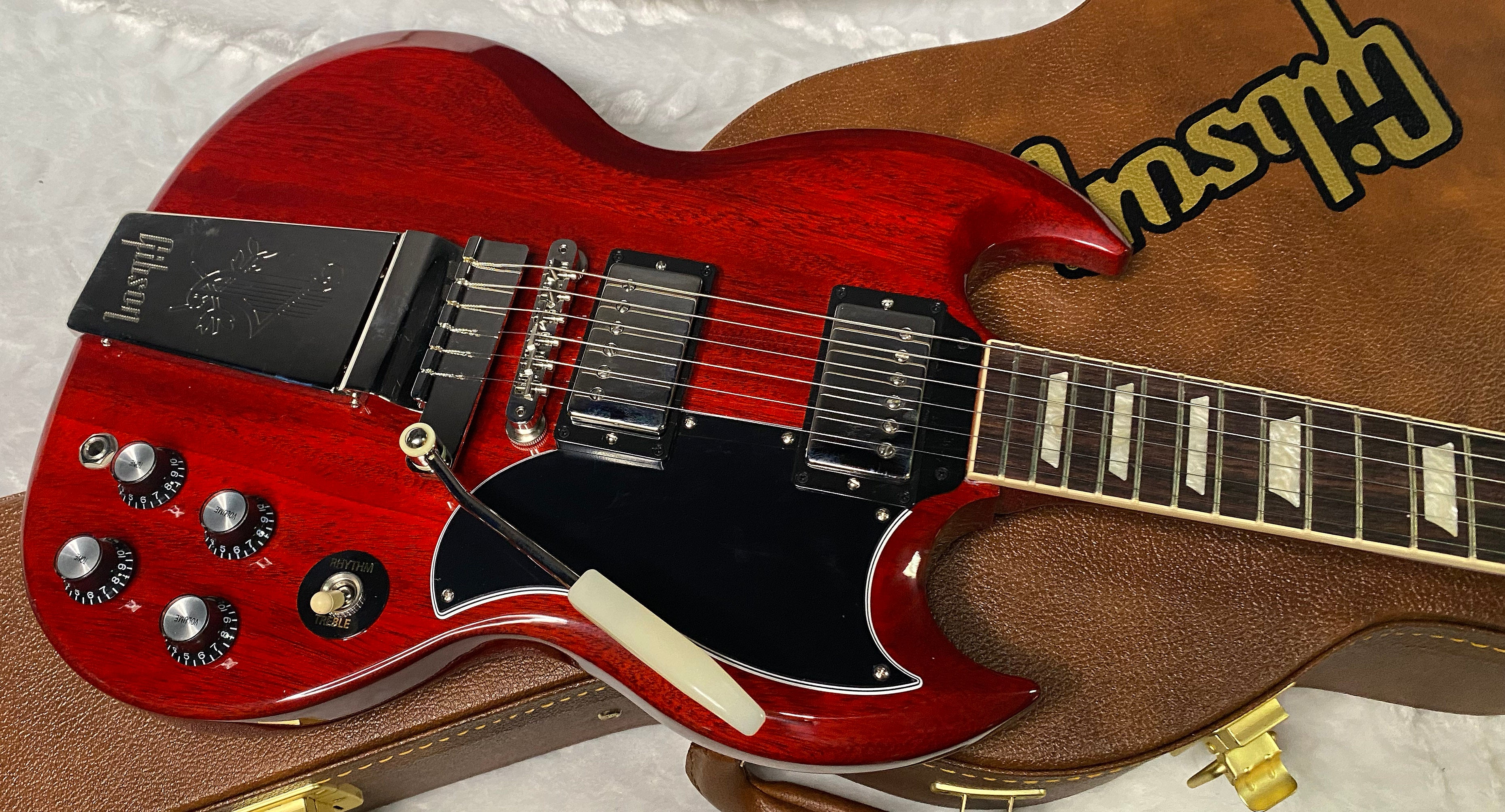 NEW! Gibson SG Standard '61 Maestro Vibrola Vintage Cherry - 6.95 lbs - Authorized Dealer! G07337