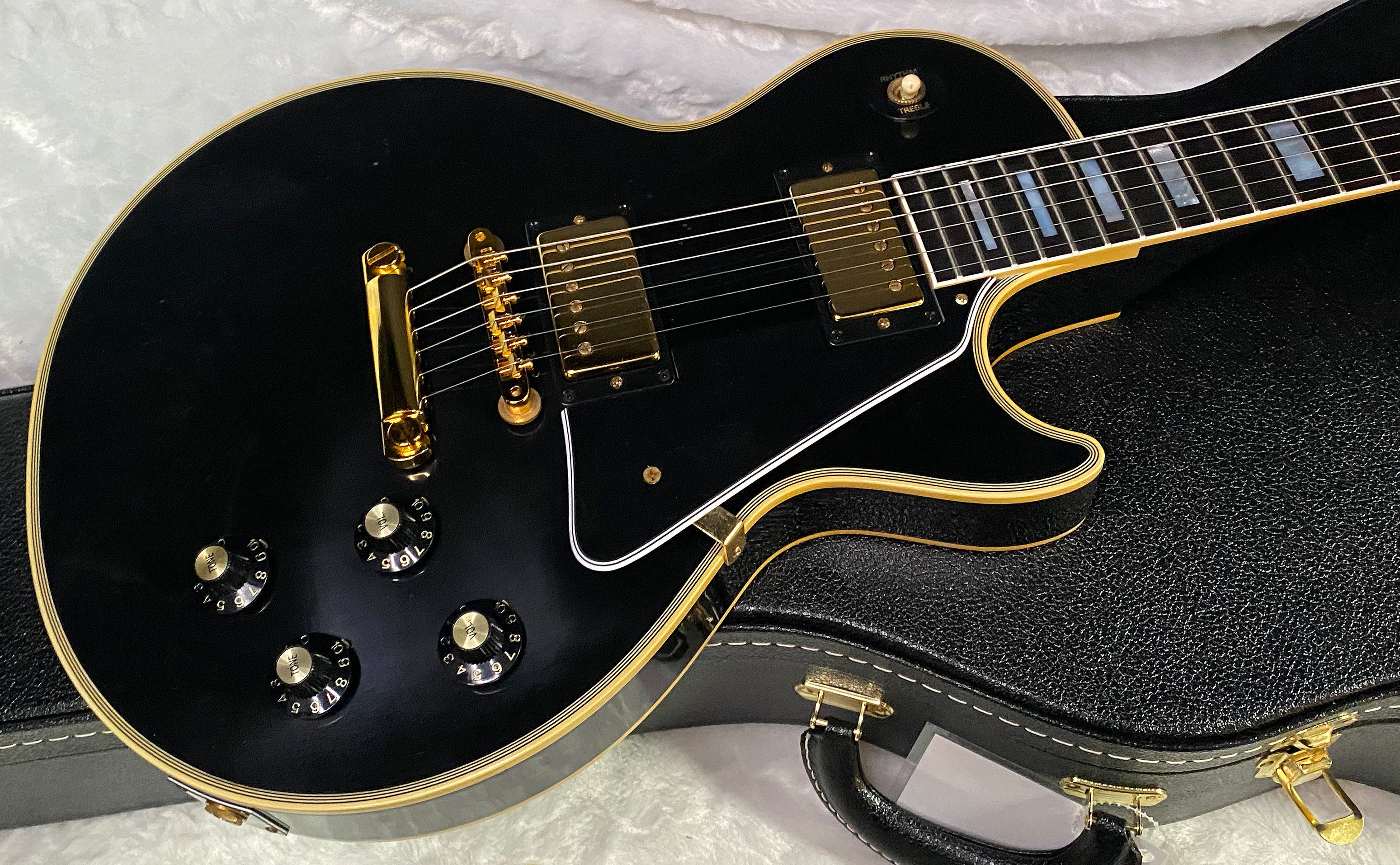 NEW! Gibson Custom Shop Murphy Lab '68 Les Paul Custom Reissue Ultra Light Aged Ebony Authorized Dealer - 9.6 lbs - G07313