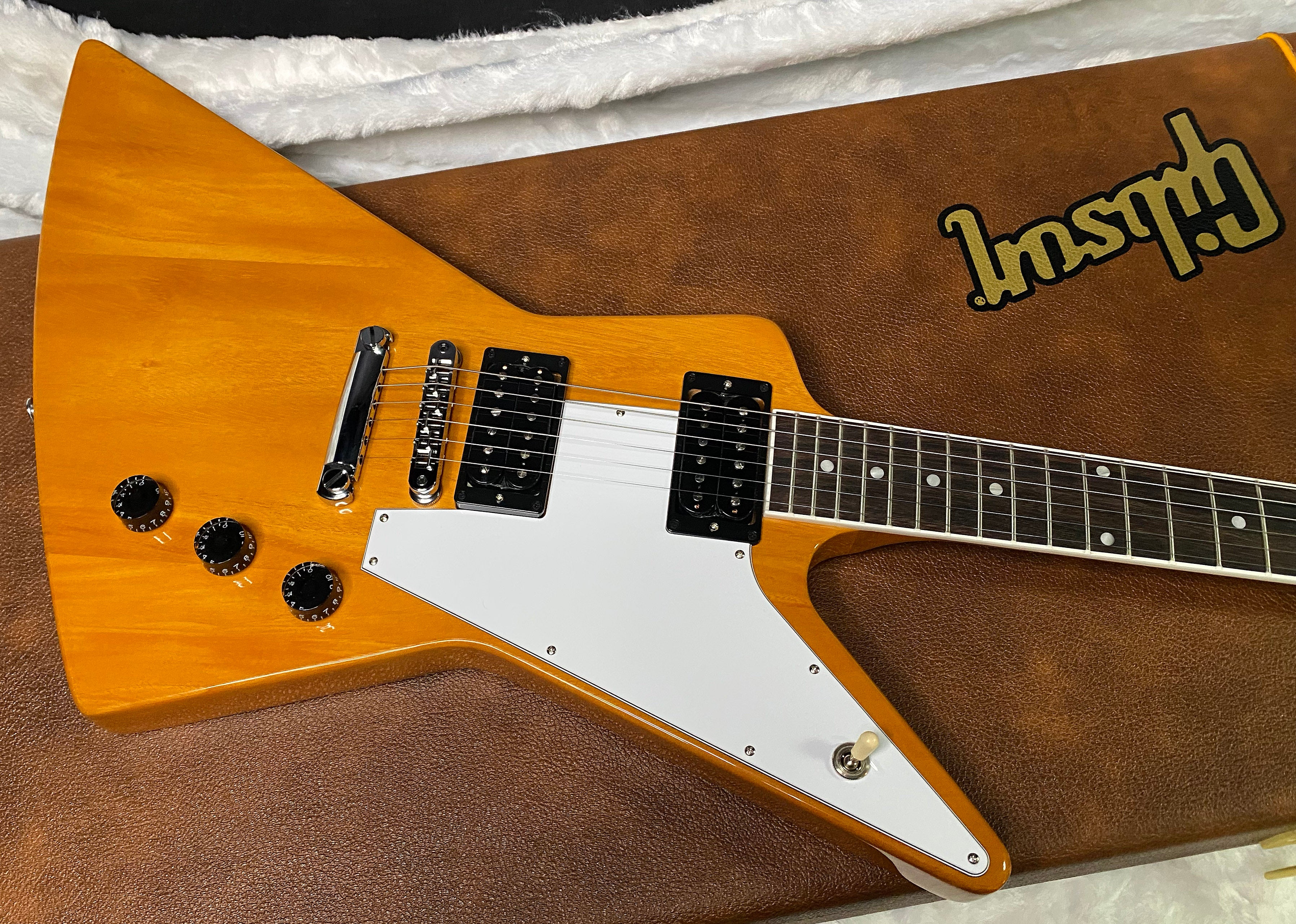 NEW! Gibson '70s Explorer - Antique Natural - Authorized Dealer - Only 7.1 - G07320