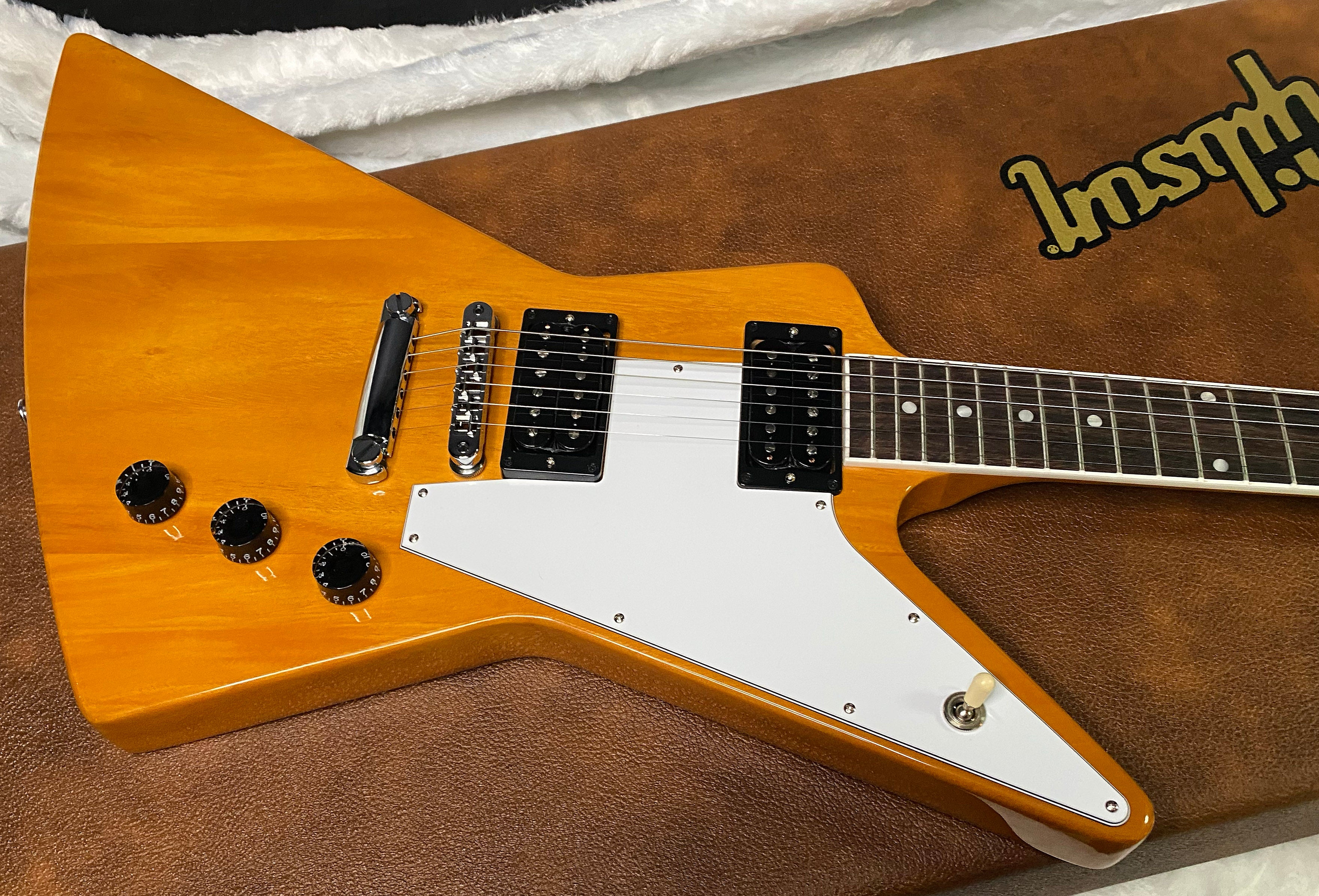 NEW! Gibson '70s Explorer - Antique Natural - Authorized Dealer - Only 7.1 - G07320