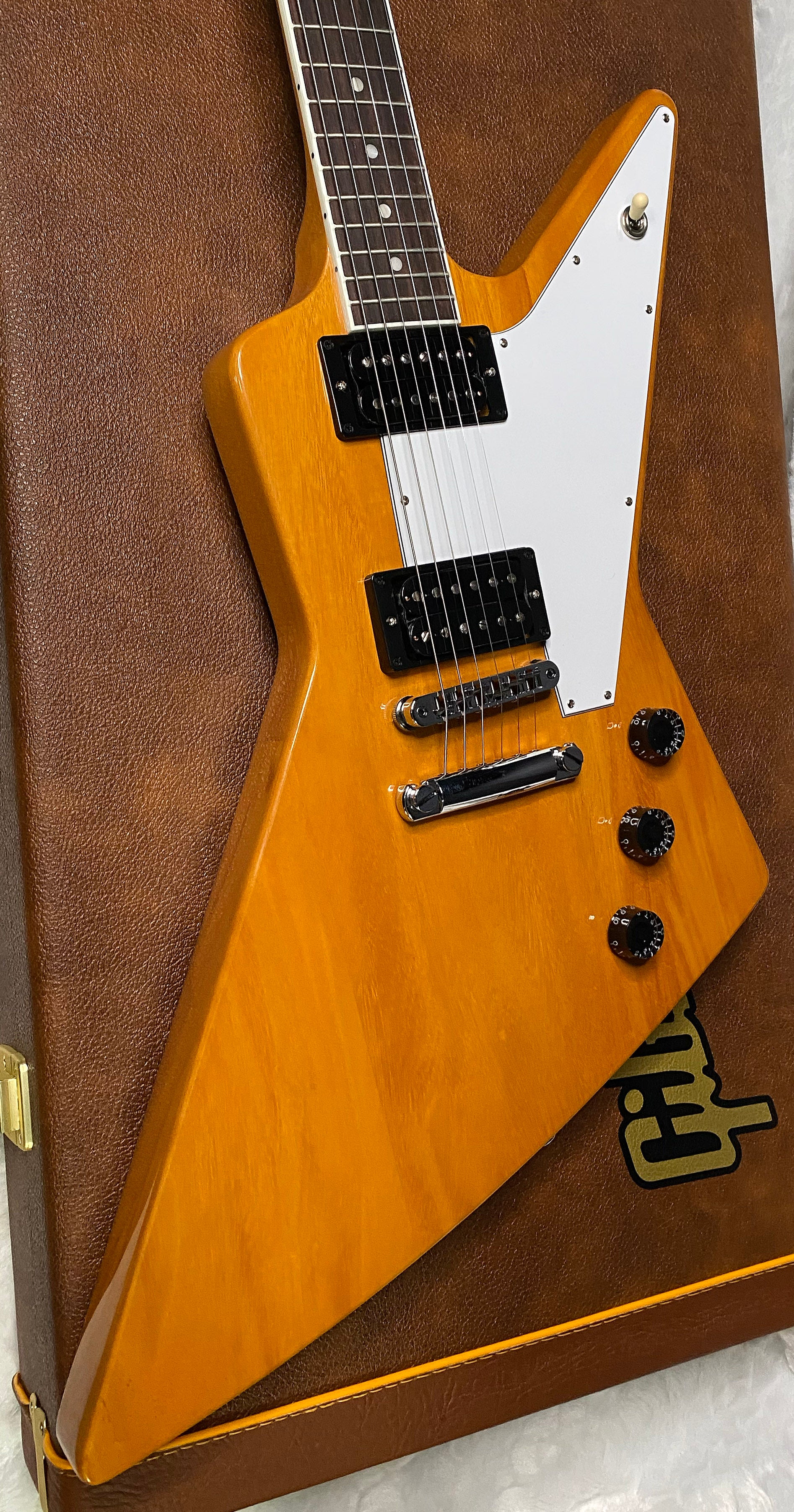 NEW! Gibson '70s Explorer - Antique Natural - Authorized Dealer - Only 7.1 - G07320