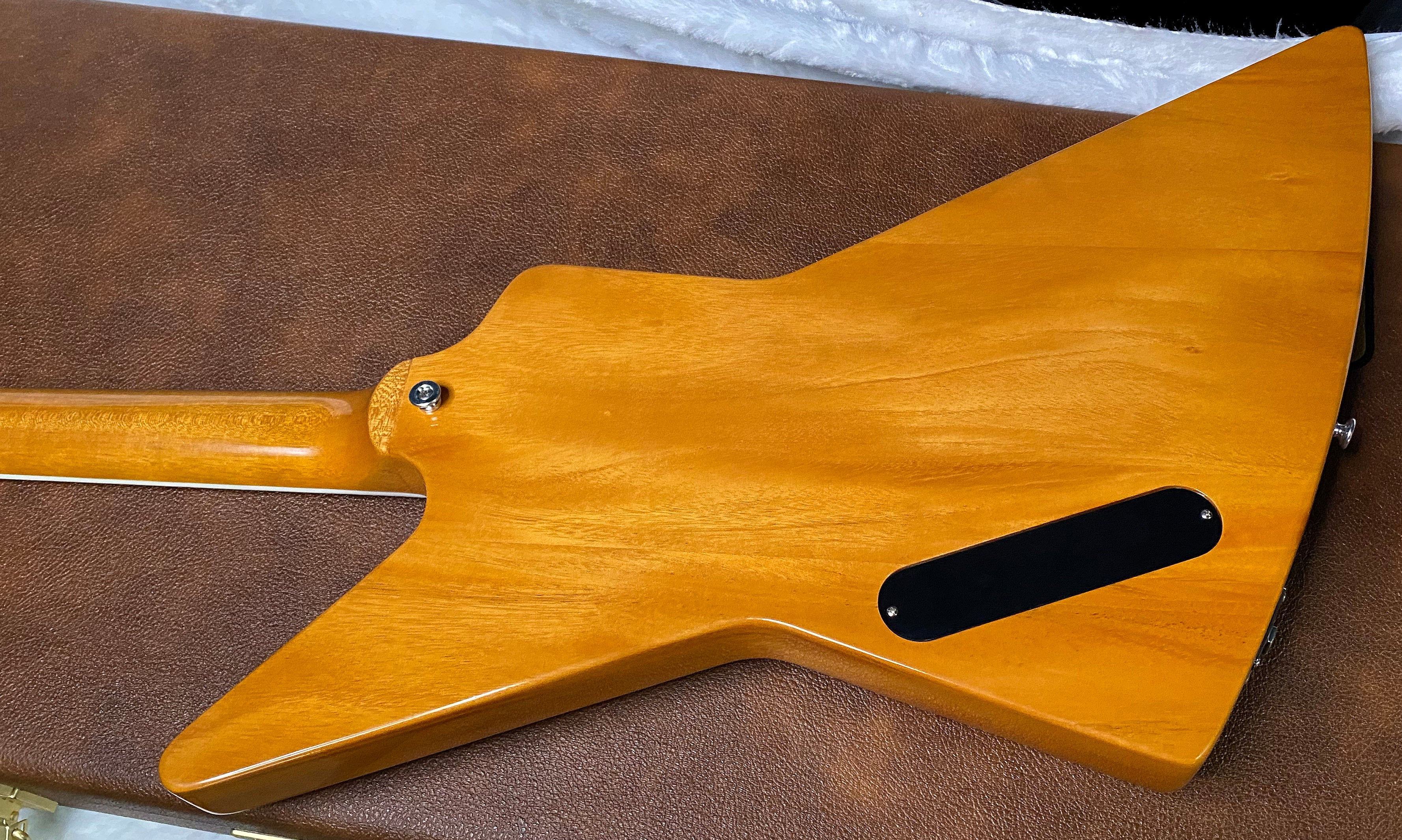 NEW! Gibson '70s Explorer - Antique Natural - Authorized Dealer - Only 7.1 - G07320