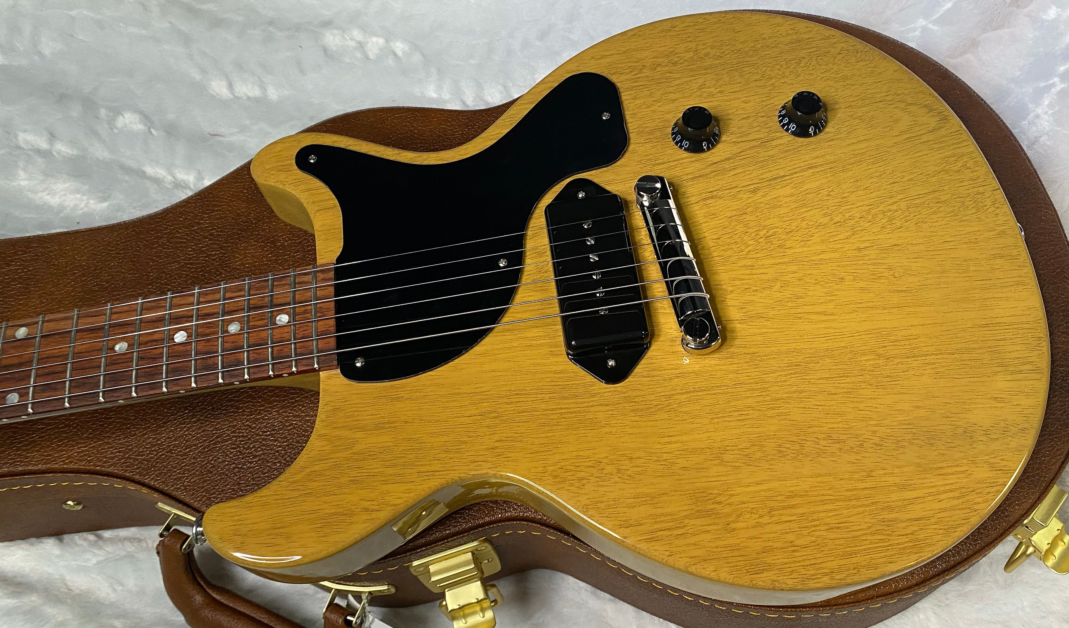 NEW! Gibson Les Paul Junior DC Double Cut - TV Yellow - Authorized Dealer - Only 6.75 lbs - G06687