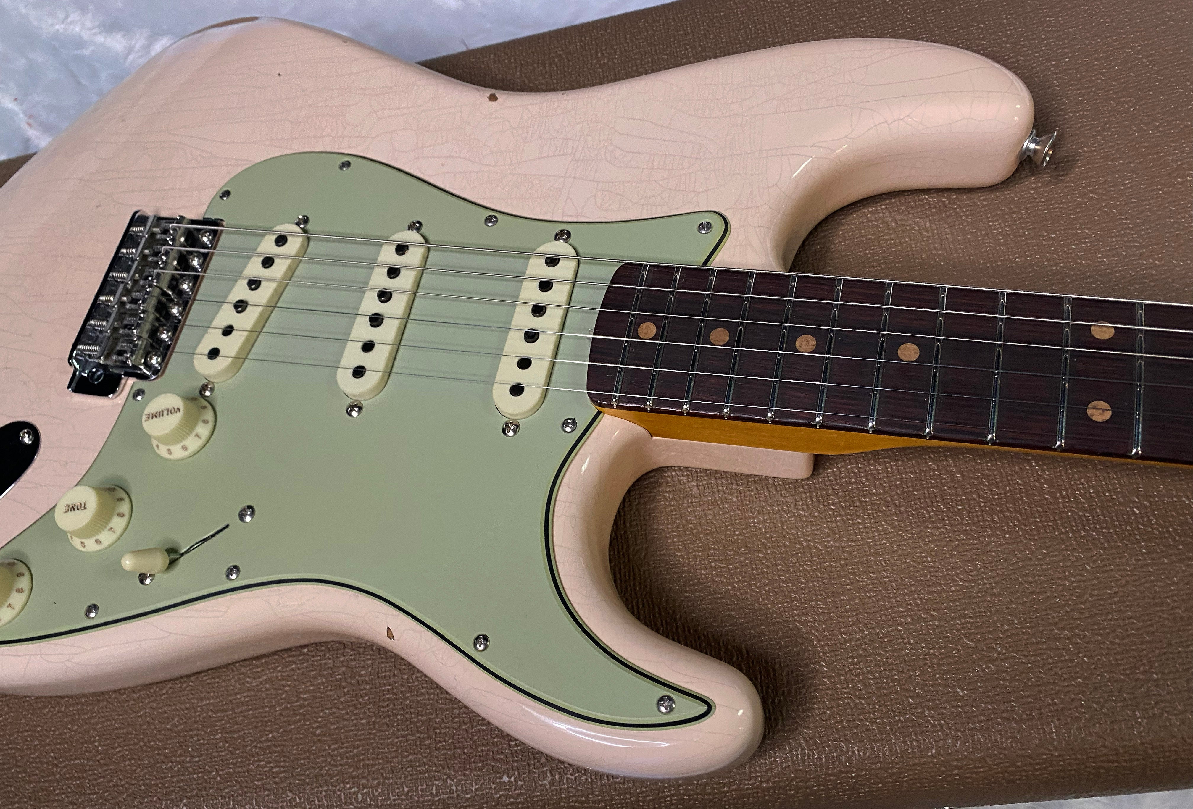 NEW! Fender Custom Shop Late-1962 Stratocaster Relic with Closet Classic Hardware - Super-Faded Aged Shell Pink - Only 7.5lbs - Authorized Dealer - G06688