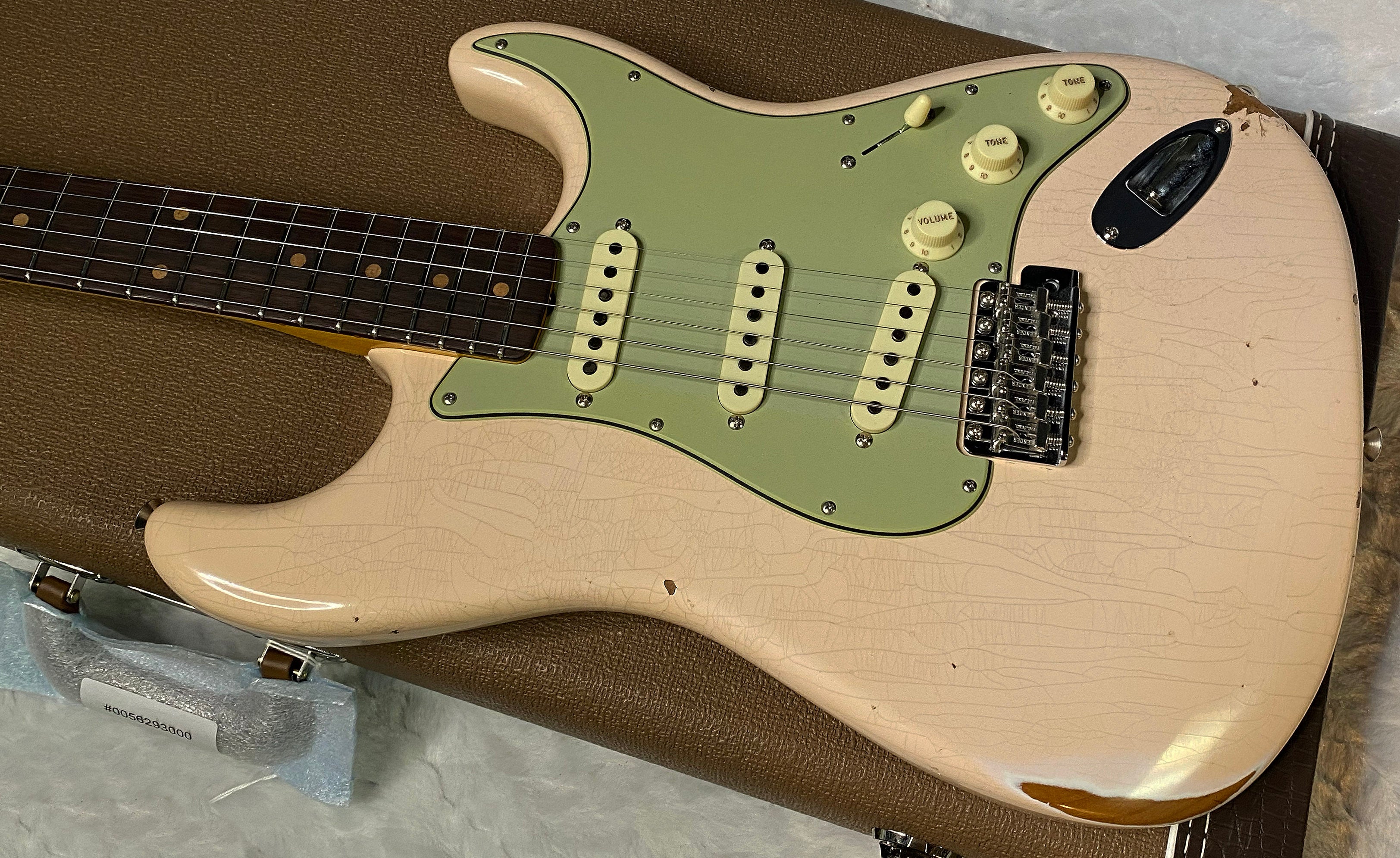 NEW! Fender Custom Shop Late-1962 Stratocaster Relic with Closet Classic Hardware - Super-Faded Aged Shell Pink - Only 7.5lbs - Authorized Dealer - G06688