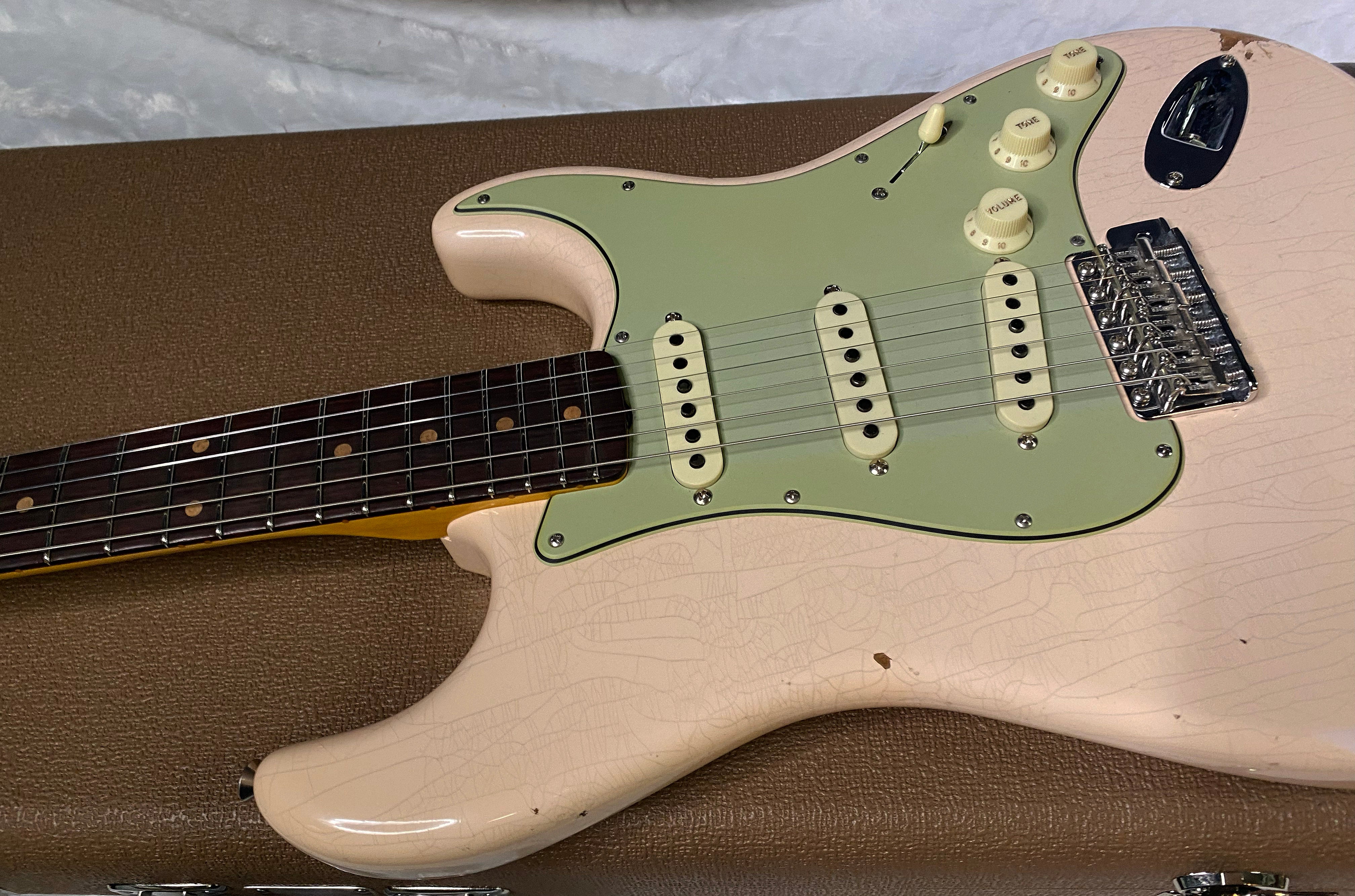 NEW! Fender Custom Shop Late-1962 Stratocaster Relic with Closet Classic Hardware - Super-Faded Aged Shell Pink - Only 7.5lbs - Authorized Dealer - G06688